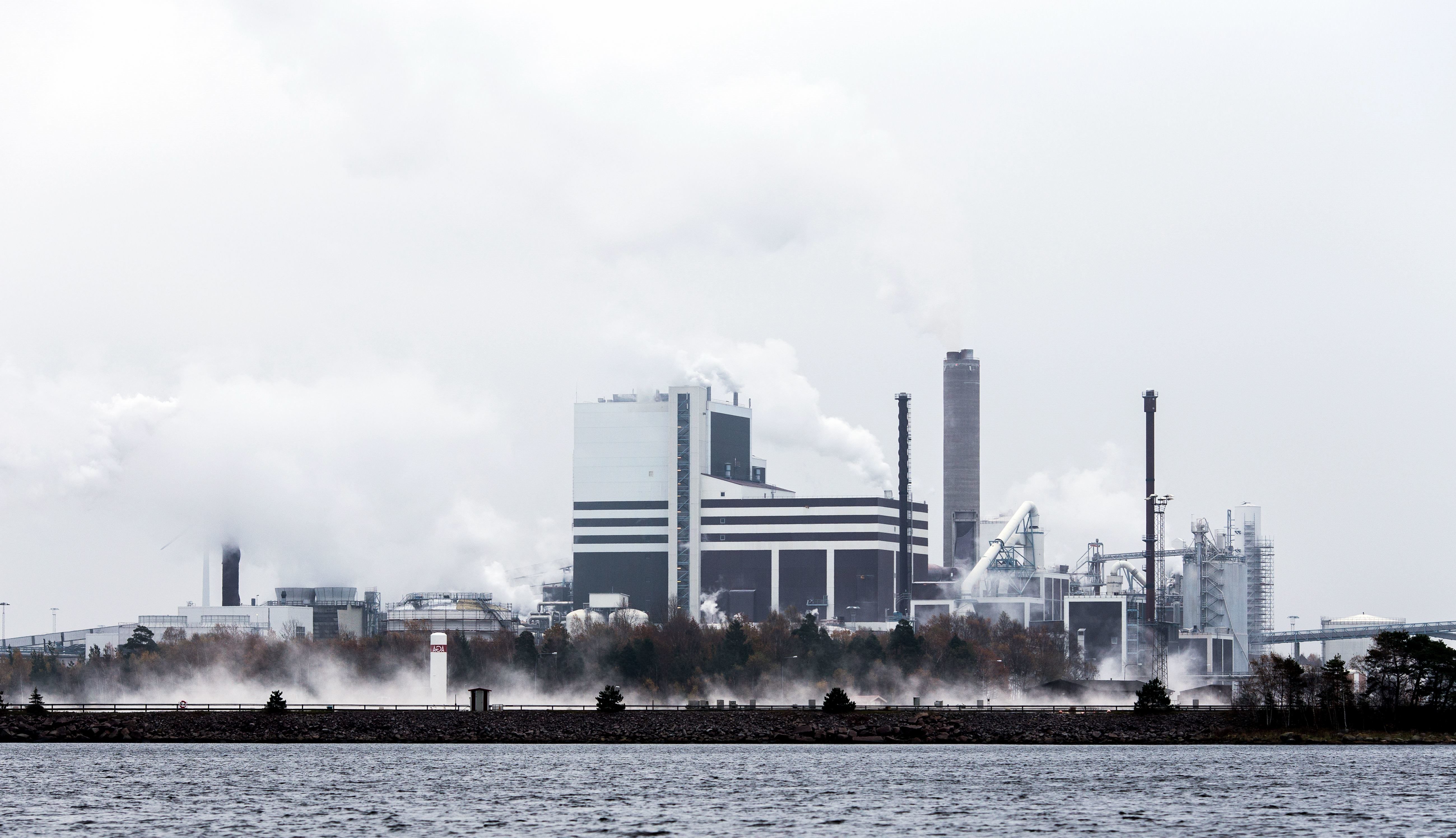 5198x2993 Free picture: factory, industrial town, industry, sky, smog, smoke, steam, technology, water
