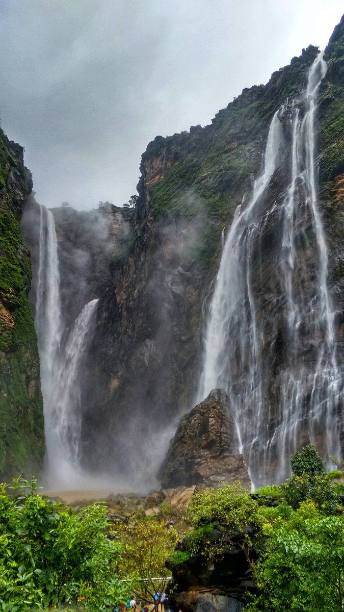 675x1200 Jog falls in early monsoon