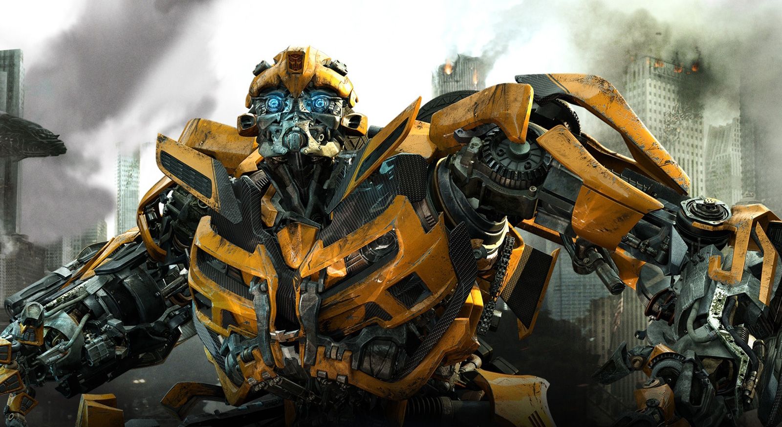 1600x873 Transformers: The Last Knight Bay reveals first look at new Bumblebee