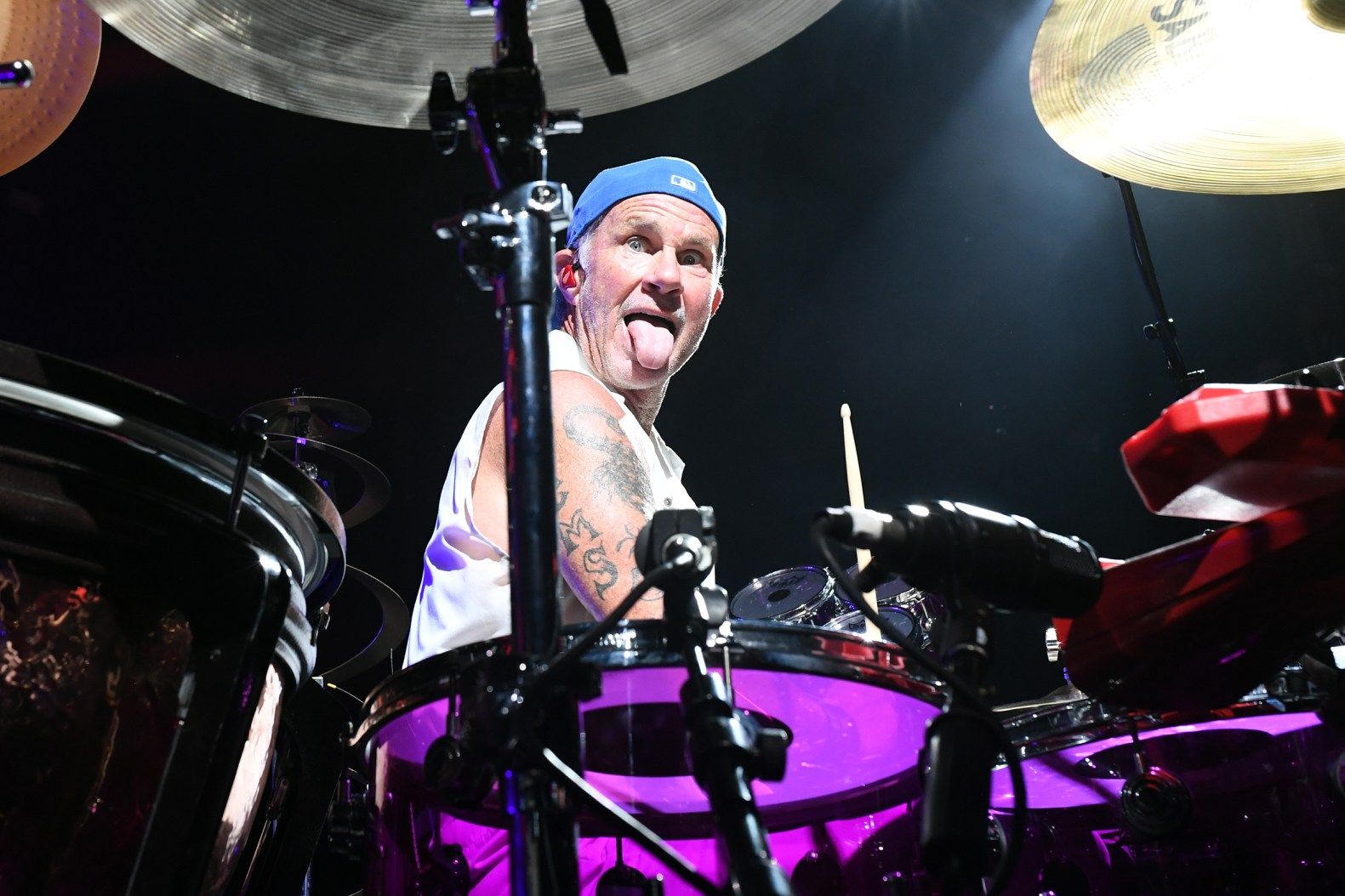 1581x1054 Chad Smith Talks New Art Exhibit, Confirms New Chili Peppers Record