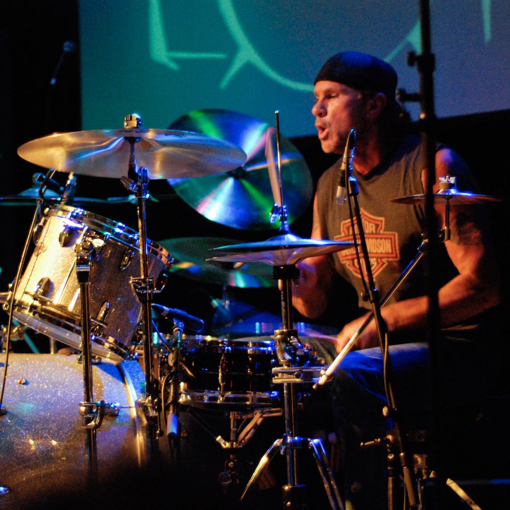 1000x1000 Chad Smith
