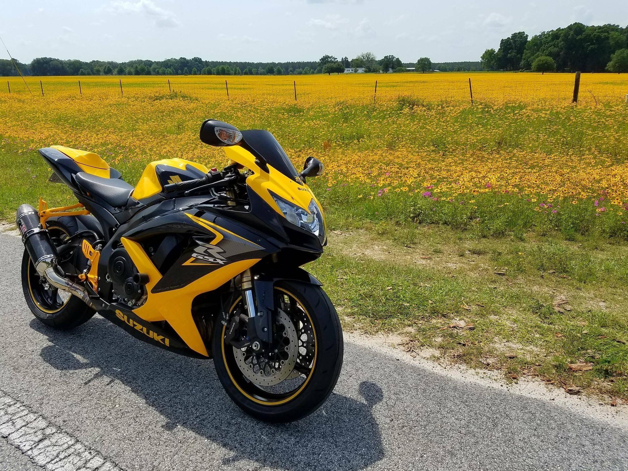 2016x1512 Gsxr 600 Wallpaper