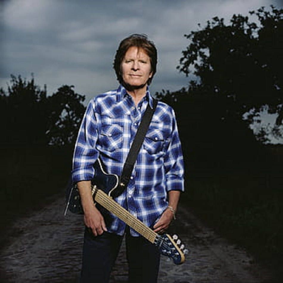 950x950 Download John Fogerty In Concert Wallpaper