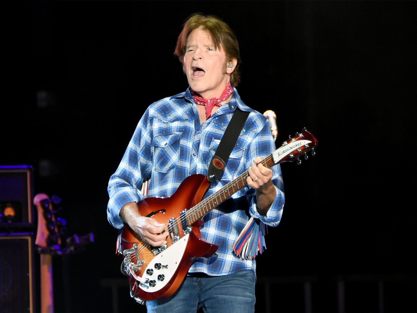 1400x1050 Watch: John Fogerty performs Blueboy at home with his kids