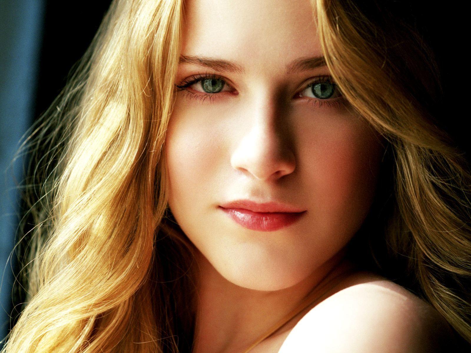 1600x1200 Evan Rachel Wood HD Wallpaper for desktop download