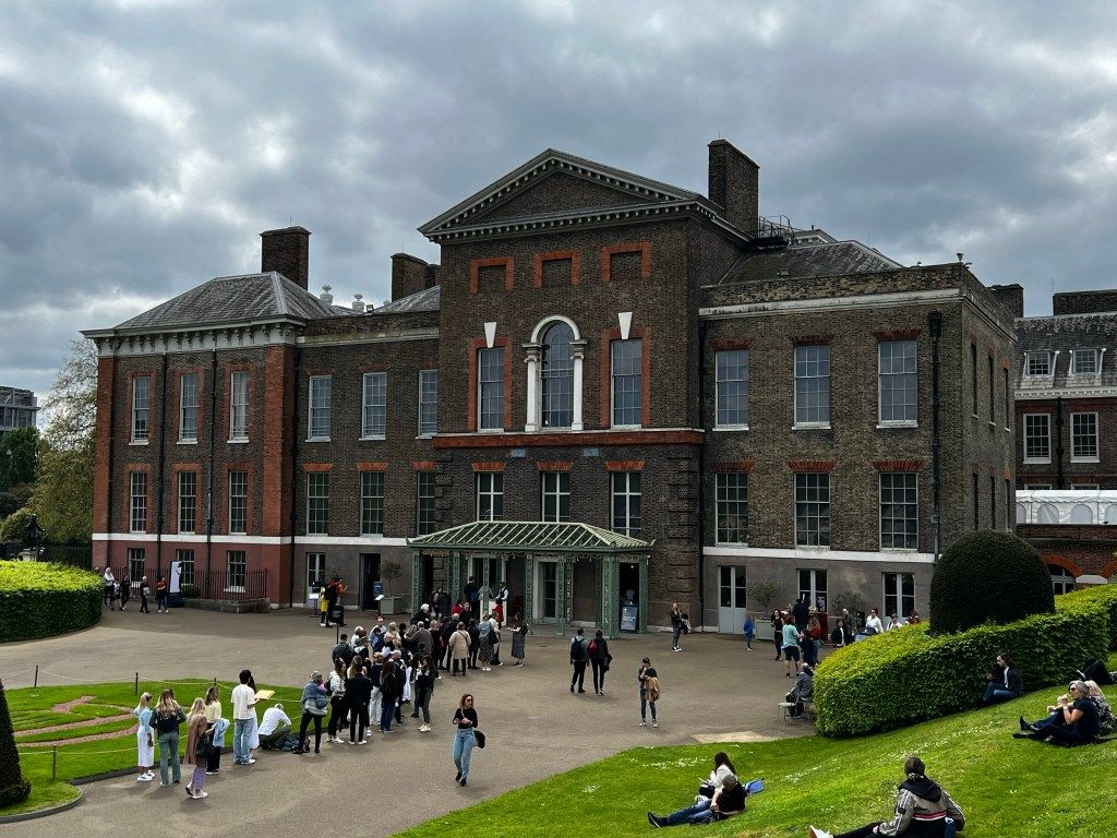 1024x768 Kensington Gardens