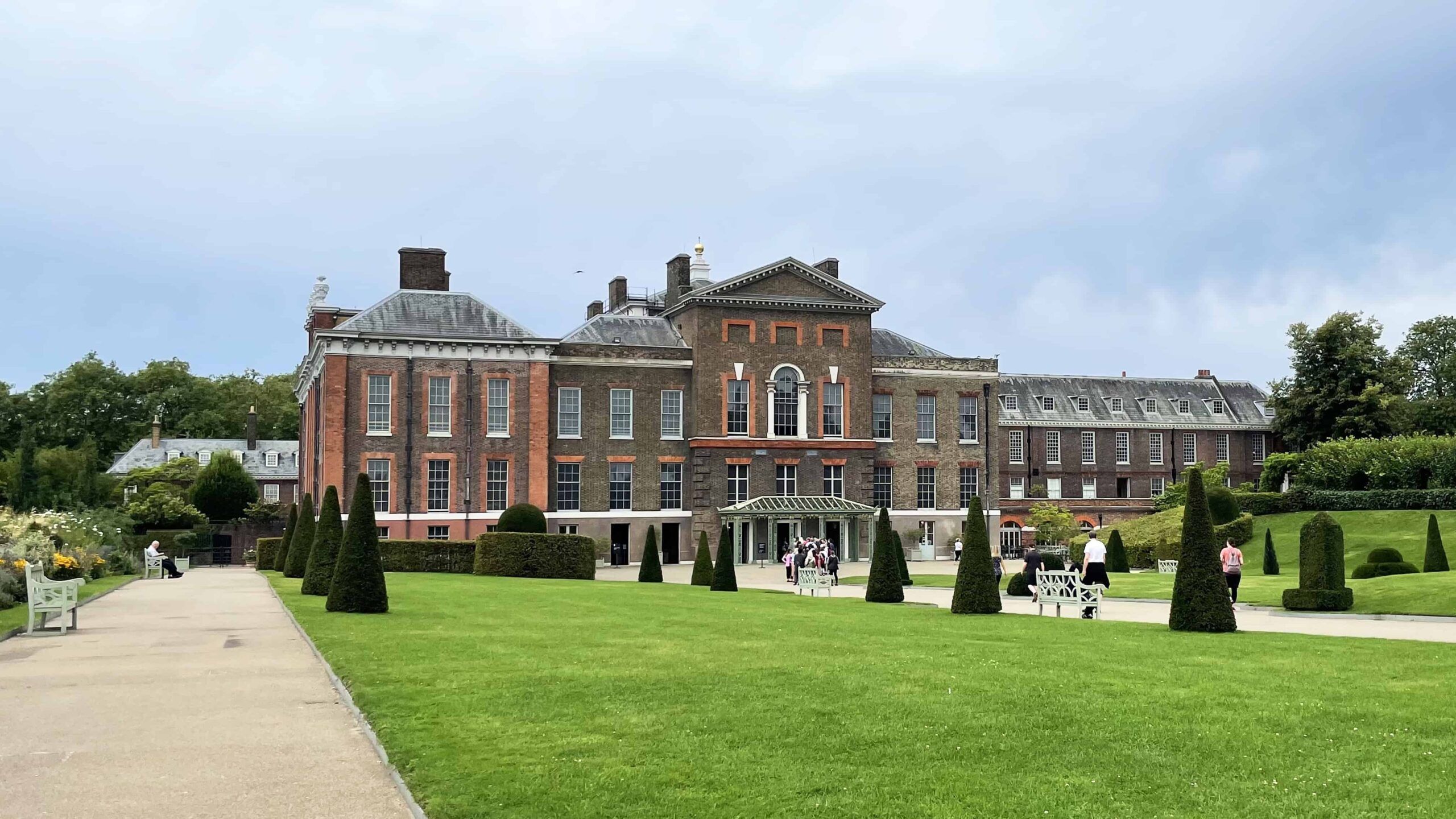 2560x1440 Visiting Kensington Palace with Kids the Redhead said
