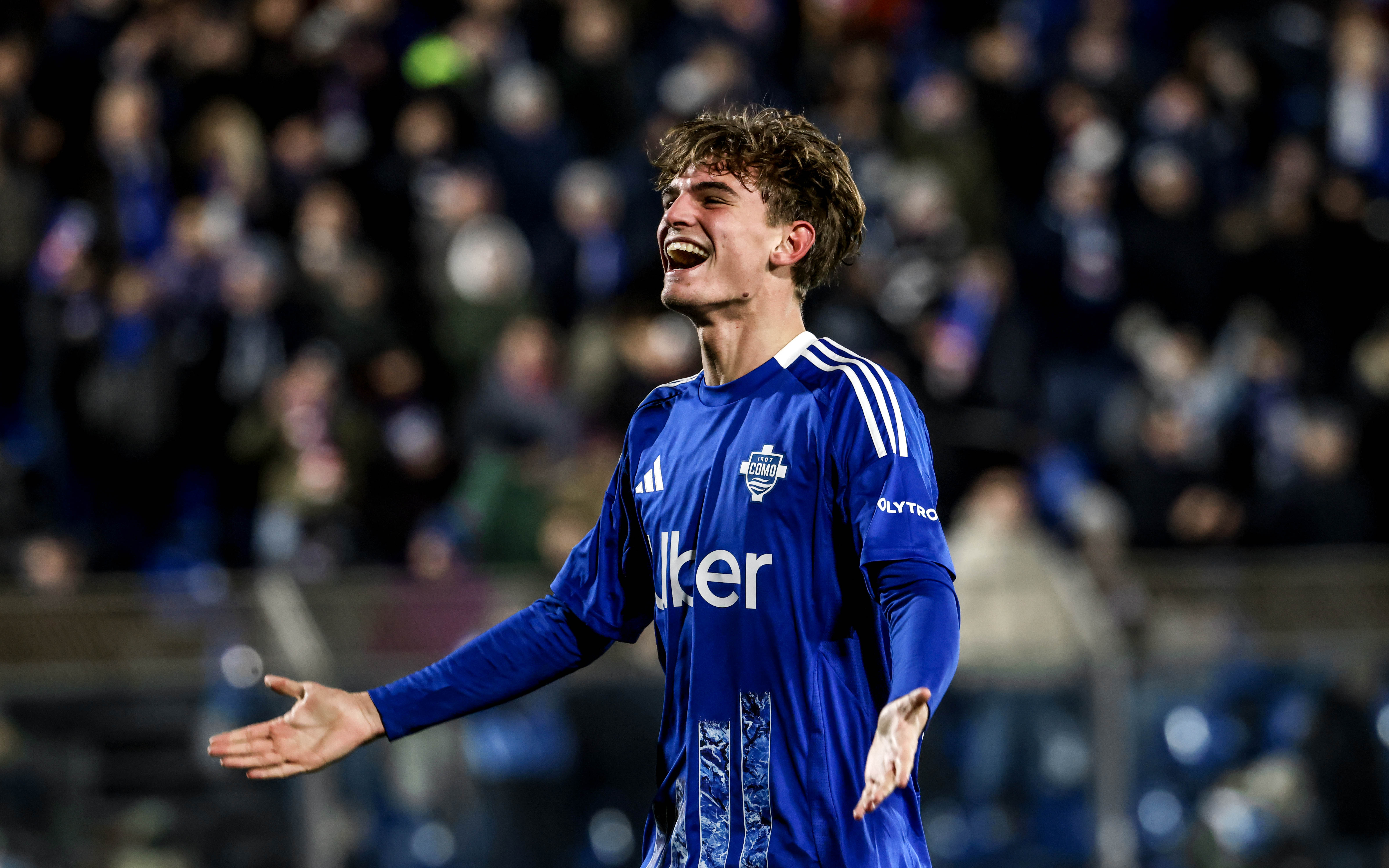 6325x3954 Nico Paz Scores the Winner Against AS Roma
