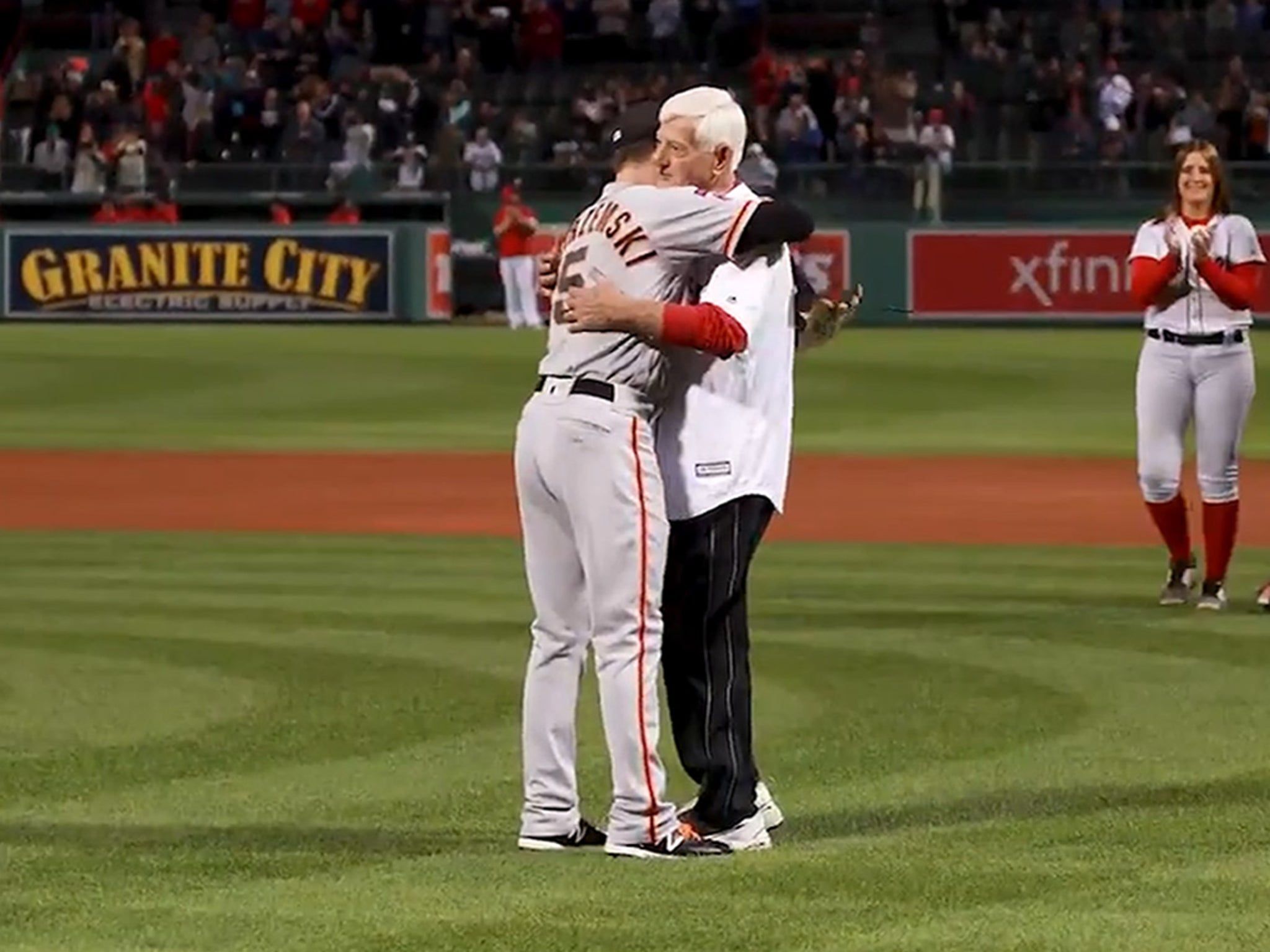 2048x1536 Carl Yastrzemski Throws 1st Pitch To Giants' Mike Yastrzemski