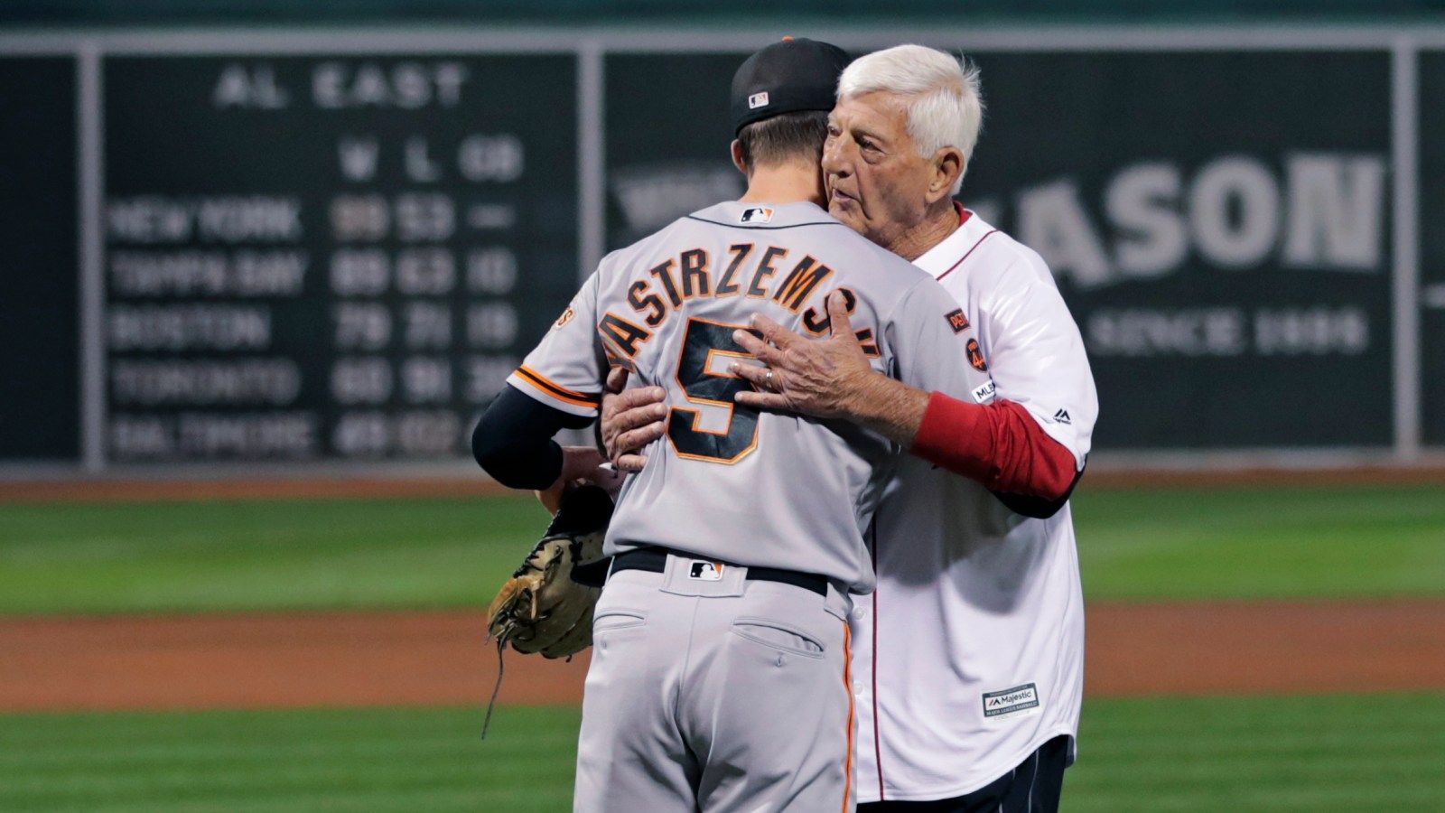 1600x900 Carl Yastrzemski visits SF Giants, leaves Bob Melvin speechless