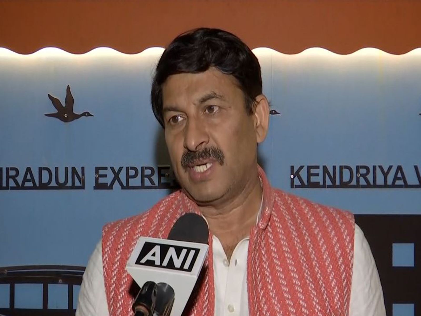 1600x1200 Repeatedly Tries To Tarnish His Image: BJP MP Manoj Tiwari Hits Out At Rahul Gandhi Over '56 Inch Chest' Remarks On PM Modi
