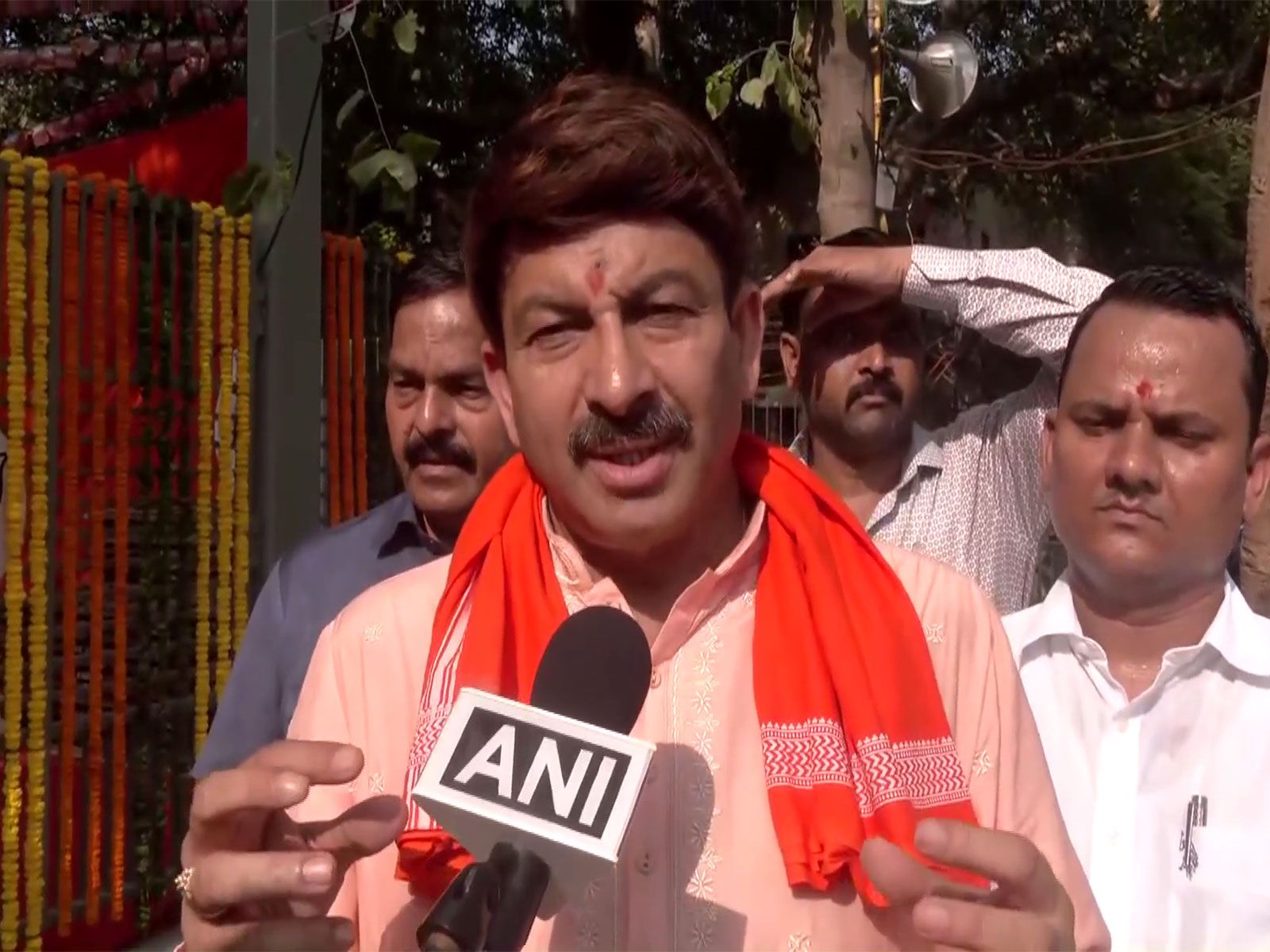 1600x1200 BJP MP Manoj Tiwari praises Indian team for not accepting Asia Cup trophy from Pakistani official