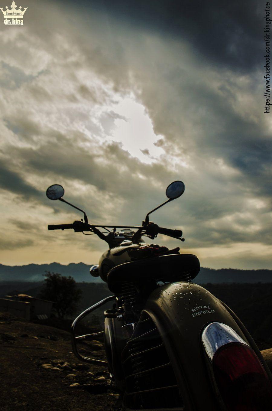 900x1359 Royal Enfield Bullet Wallpaper