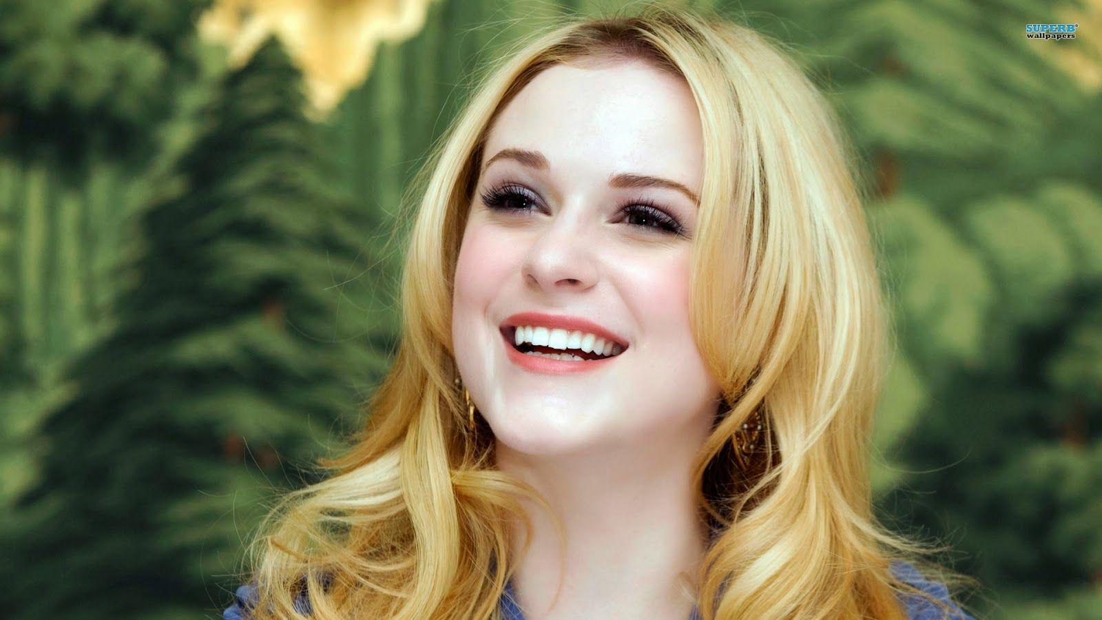 1600x900 Cute Evan Rachel Wood wallpaperx900