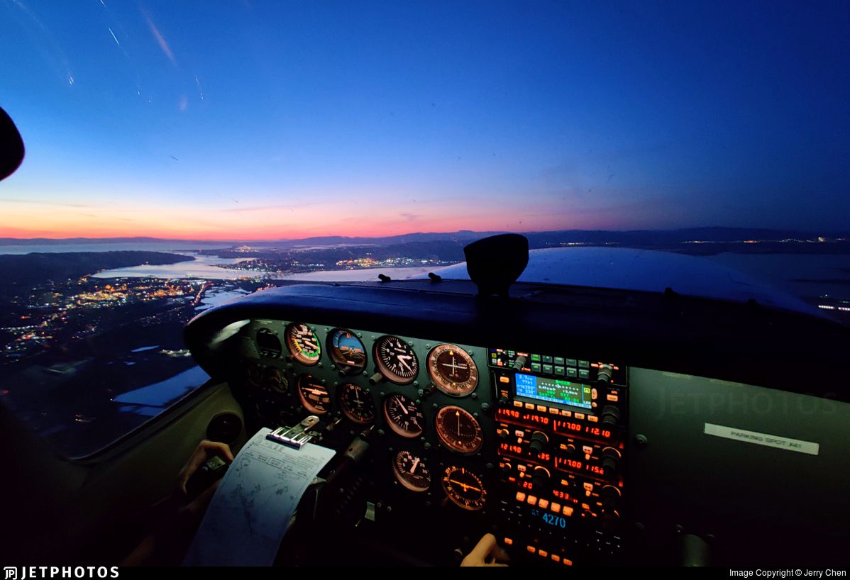 1198x818 Cessna Cockpit Wallpaper