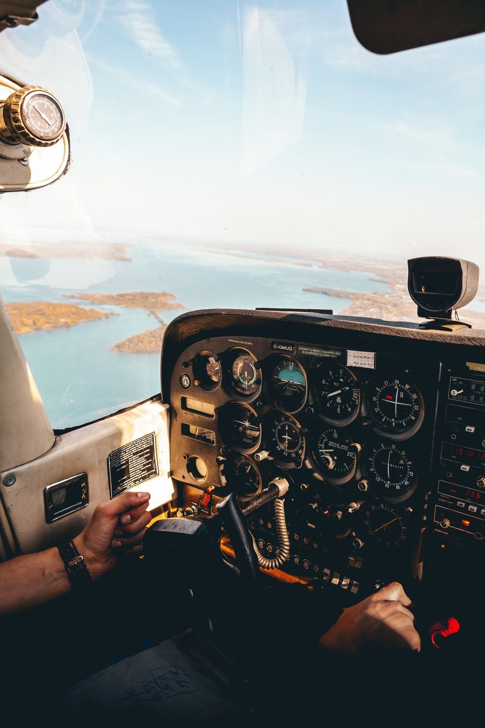 1000x1500 Cessna Cockpit Wallpaper