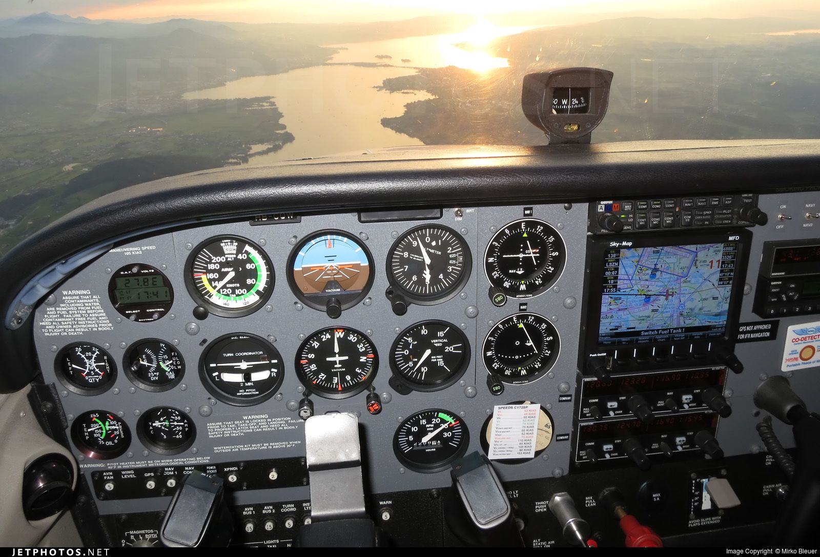1600x1086 Cessna Cockpit Wallpaper