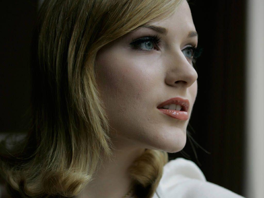 1024x768 Free download Evan Rachel Wood HD Desktop Wallpaper 1024x768