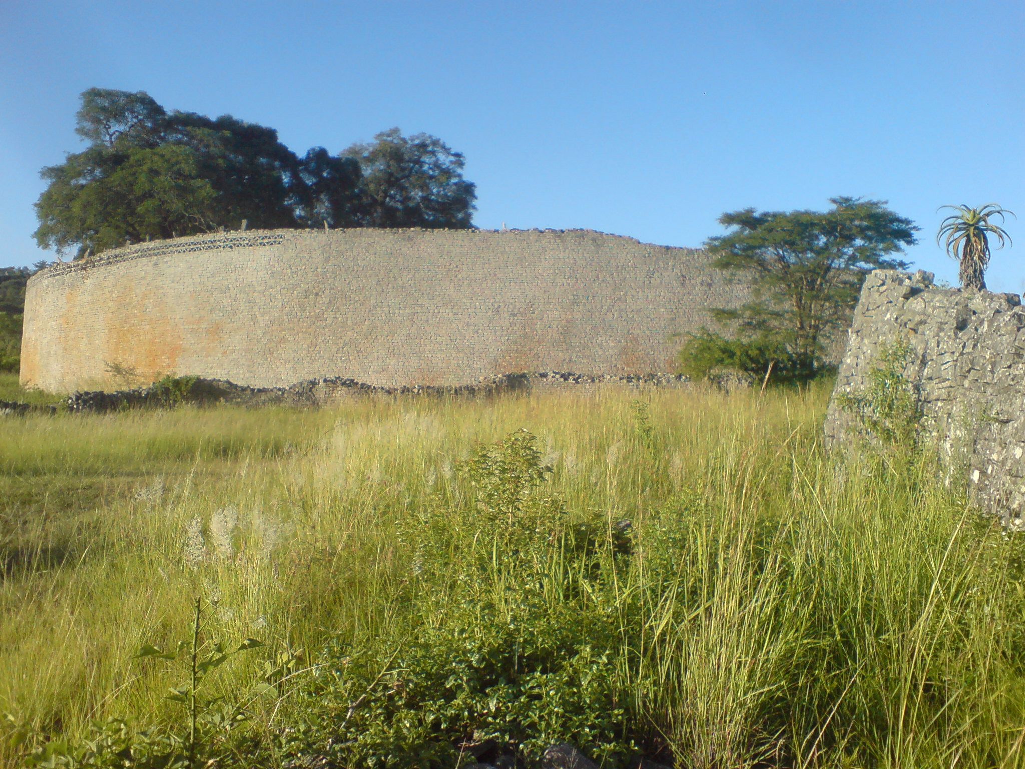2048x1536 Lahabali kɔligu:Wall of the great enclosure (far), Great
