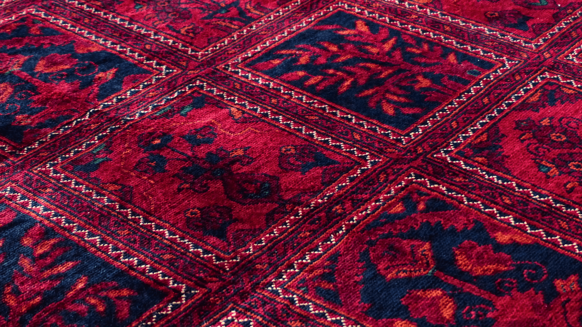 1920x1080 History of the Persian Carpet: Unique Art from Pazyryk to the Safavids