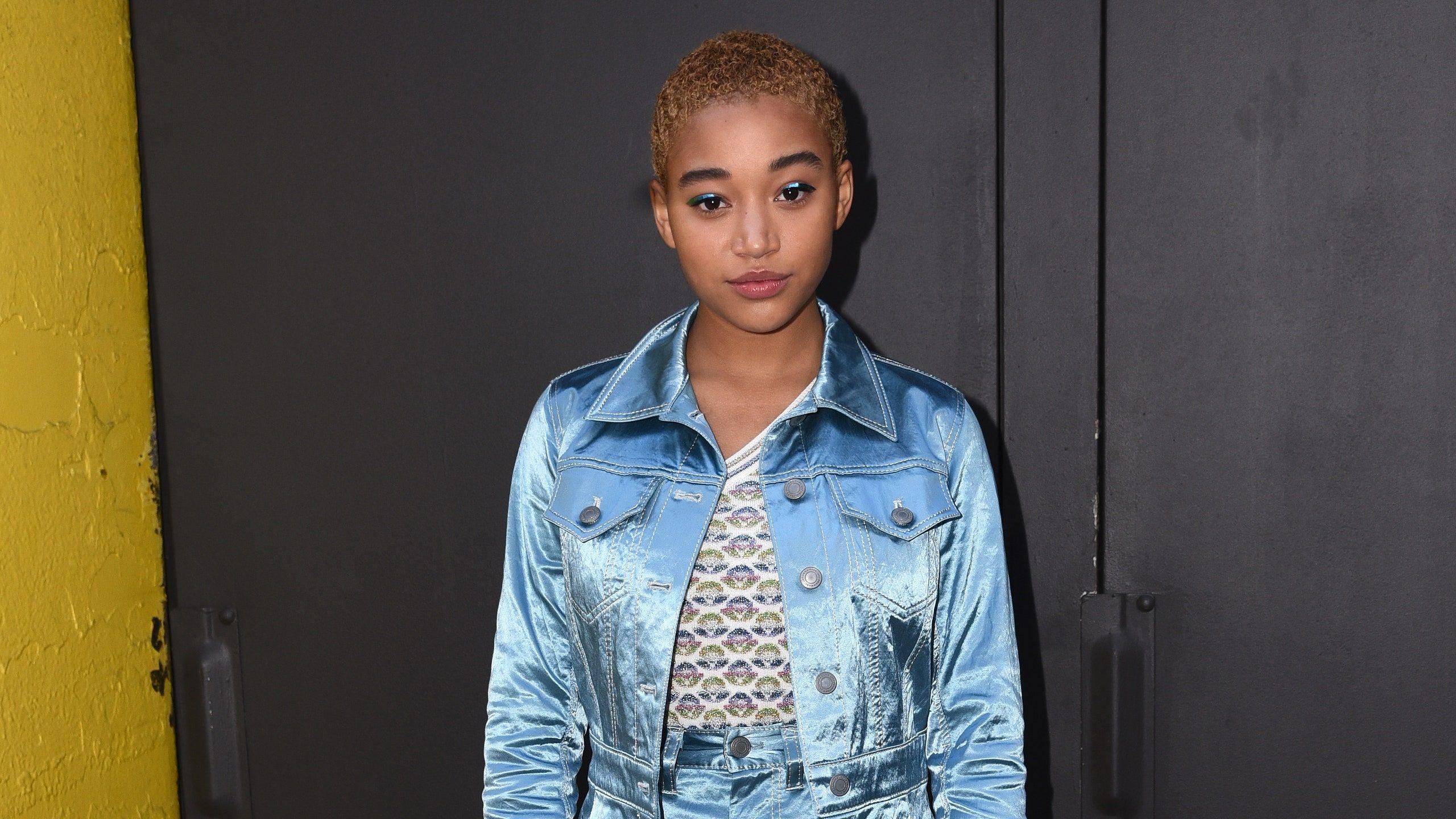 2560x1440 Amandla Stenberg Opens Up About Not Using Female Pronouns