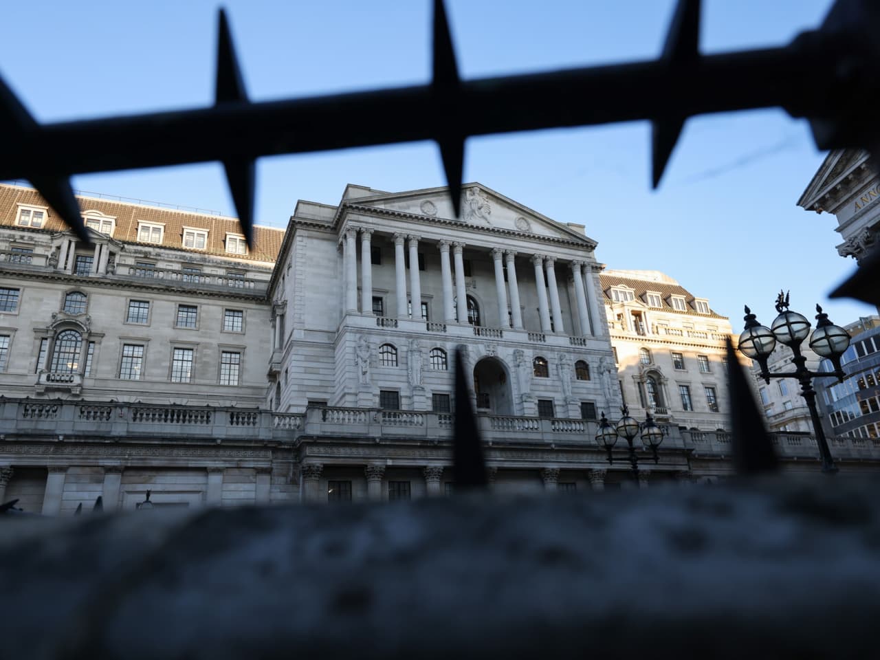 1280x960 Bank of England Hikes Rates. It Says Banking System Remains Resilient