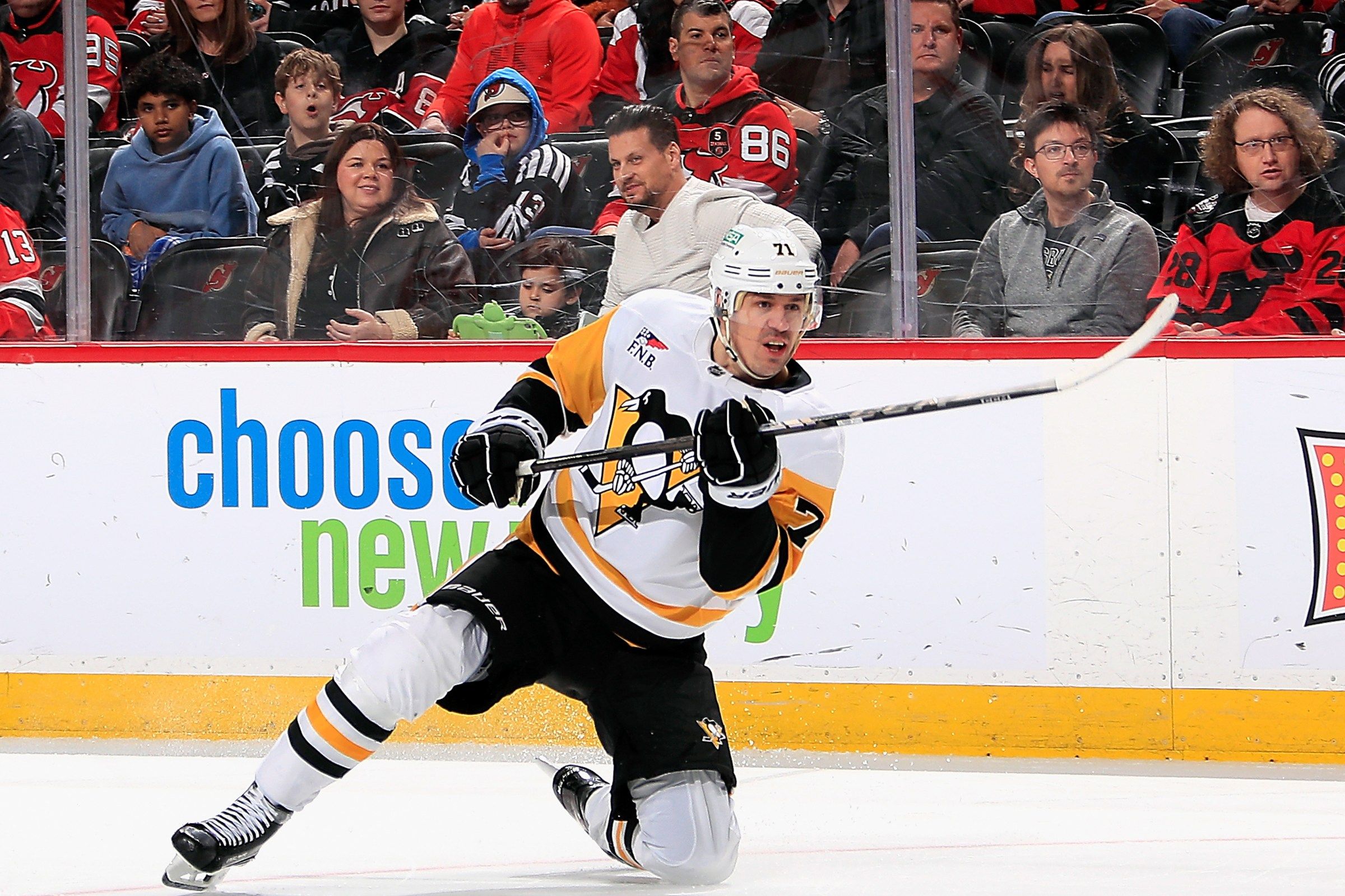 2400x1599 Evgeni Malkin hopes to have good year, potentially play on
