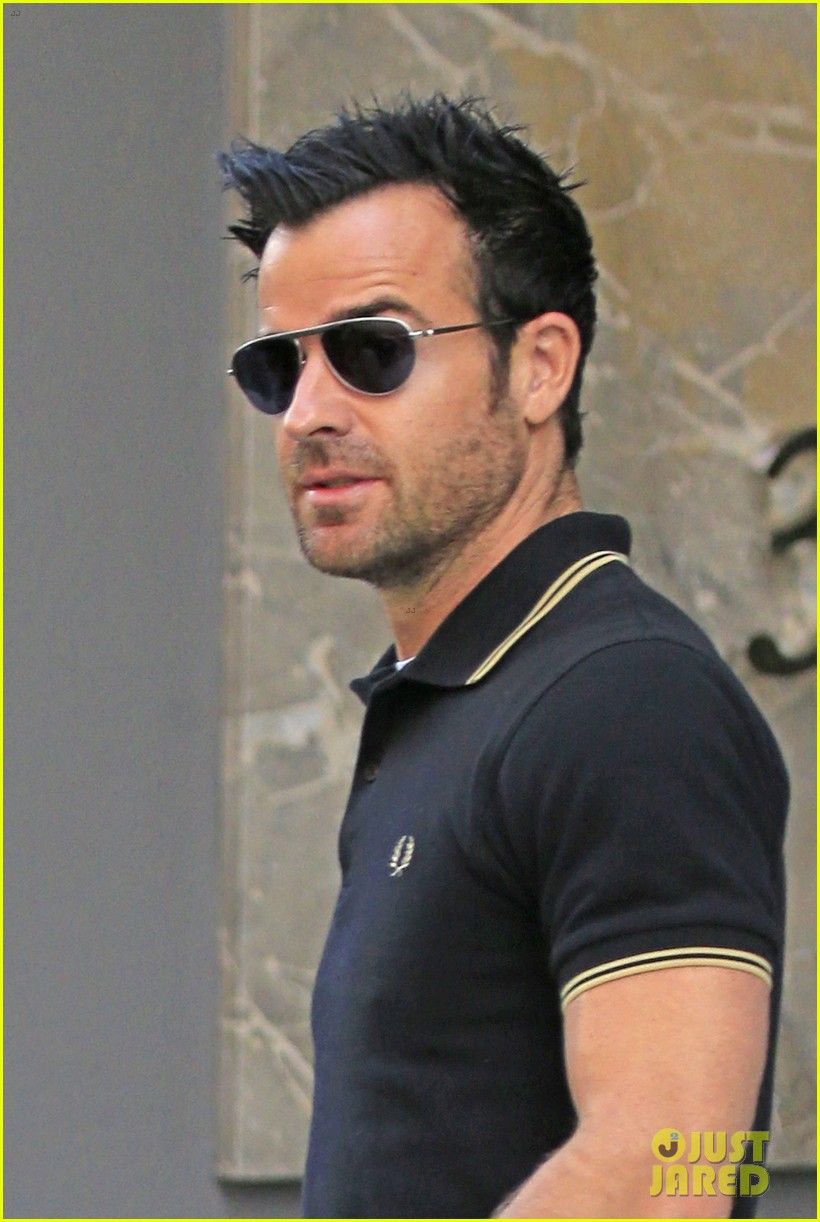 820x1222 Jennifer Aniston & Justin Theroux: Upper East Side Shopping!: Photo 2869579. Jennifer Aniston, Justin Theroux Photo. Just Jared: Entertainment News