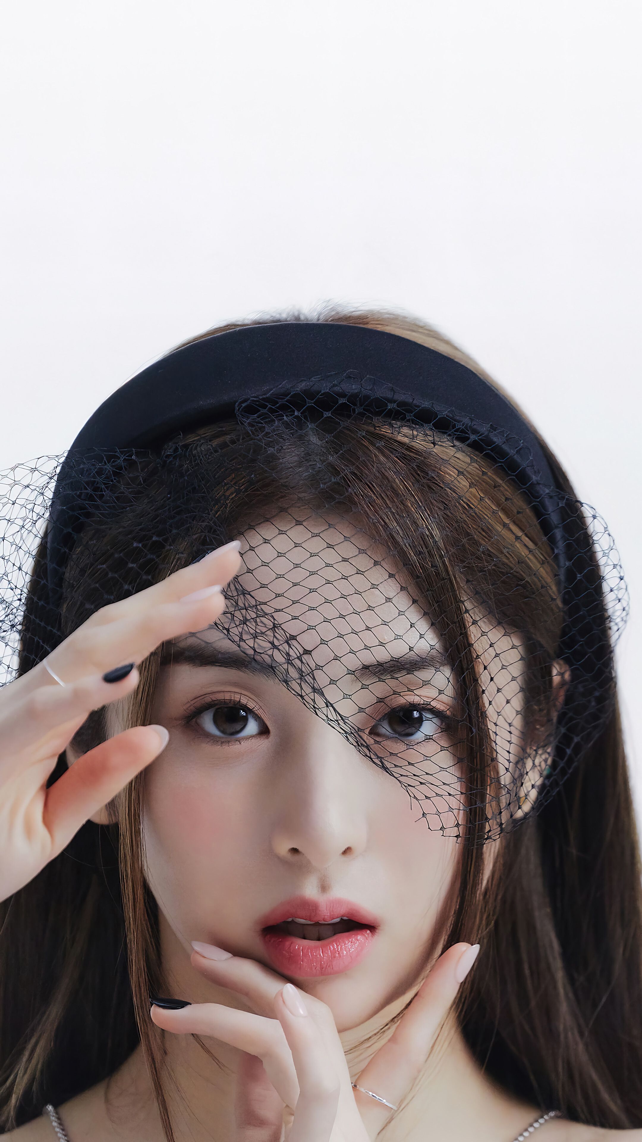 2160x3840 Huh Yunjin LE SSERAFIM 4K Wallpaper iPhone HD Phone g