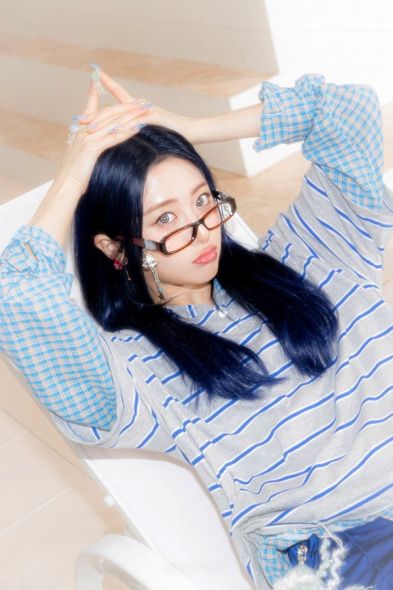 800x1200 Poster SSERAFIM Huh Yunjin CRAZY Album Concept Photo Music Poster K Pop Aesthetic K Pop Female Girl Group Korean Fashion Idol Wall Art Print