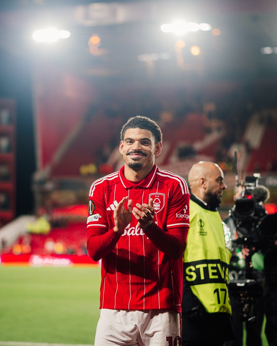 960x1200 Morgan Gibbs White / Posts / X
