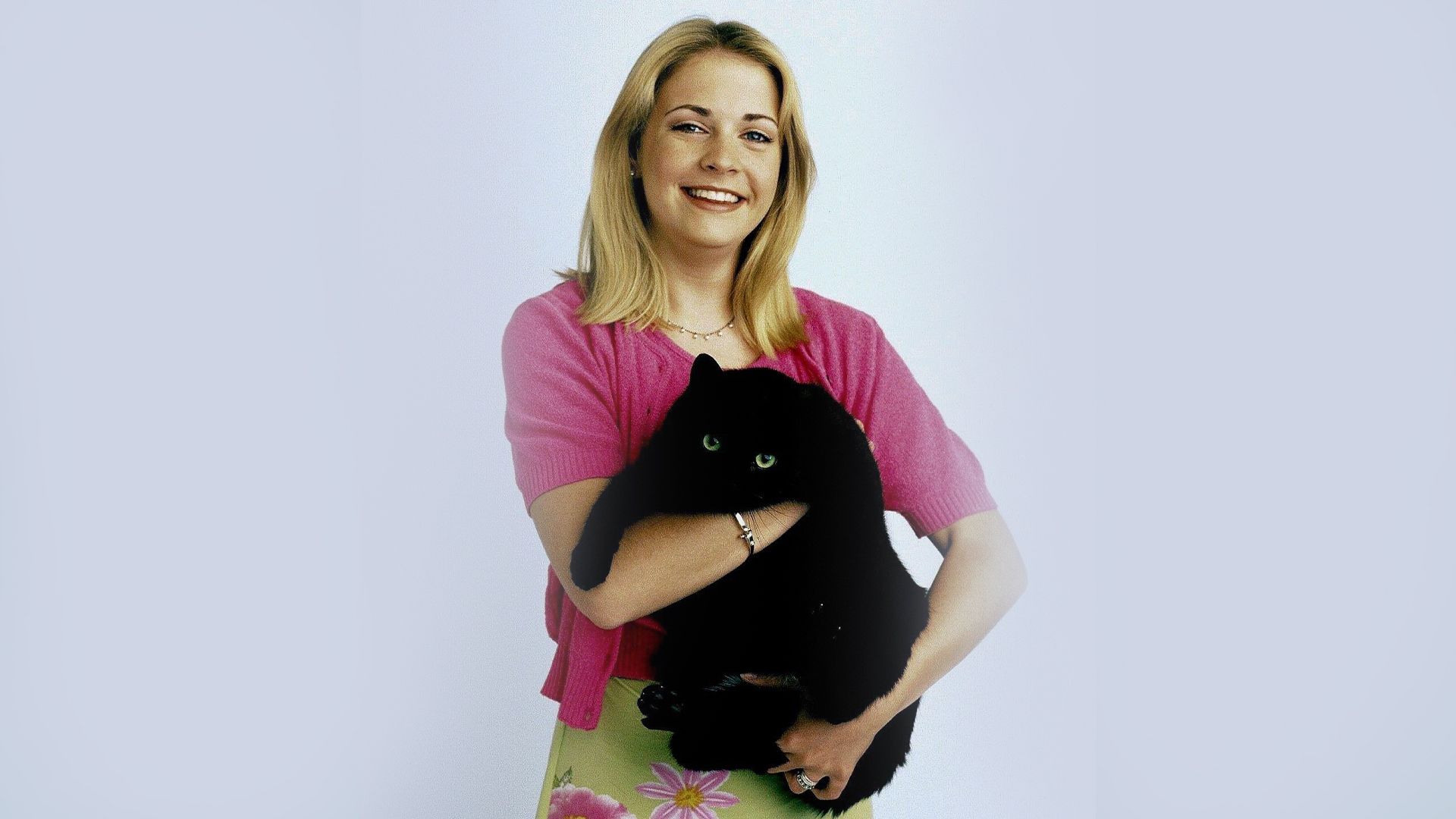 1920x1080 Melissa Joan Hart divides fans after 'KICKING' Salem the Cat in new video 22 years after Sabrina the Teenage Witch ends