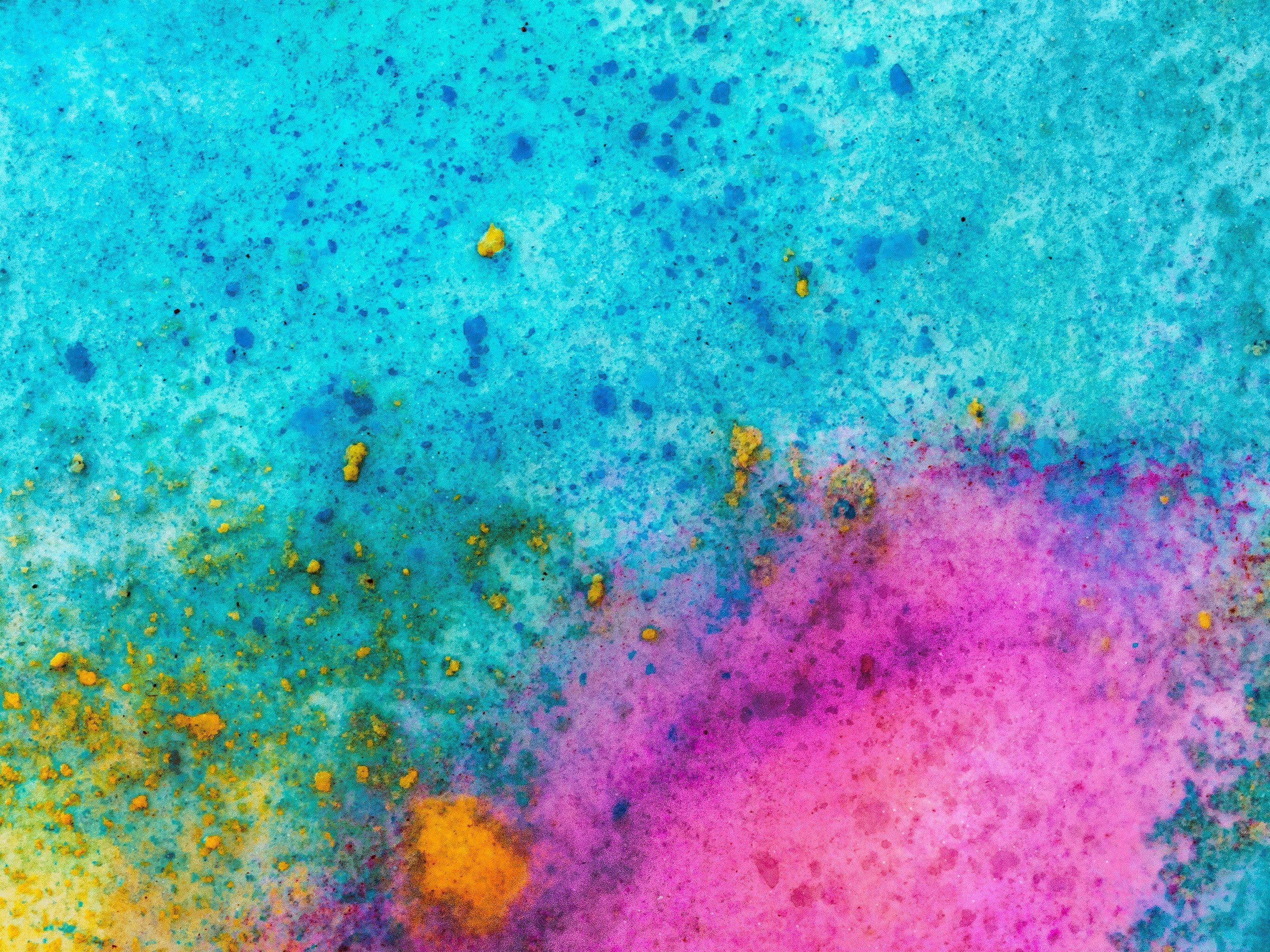 2732x2048 MKBHD Panels App Free Bright Blue Pink Powder Chalk Splatter