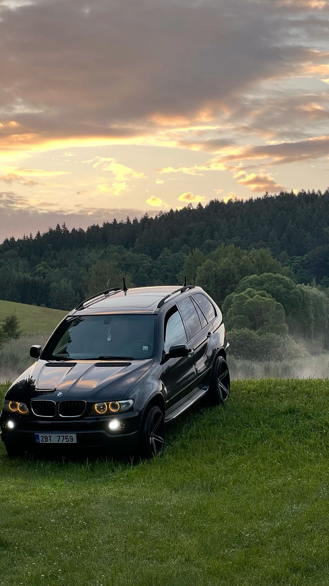 1080x1920 Bmw x5