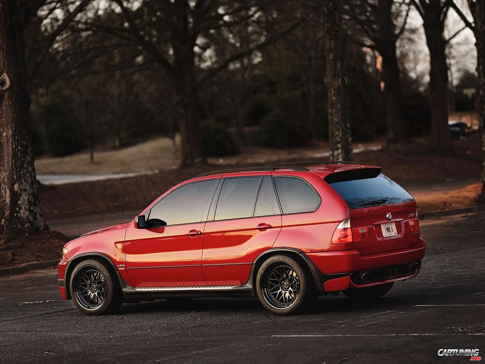 1600x1200 Dropped BMW X5 4.8is E rear
