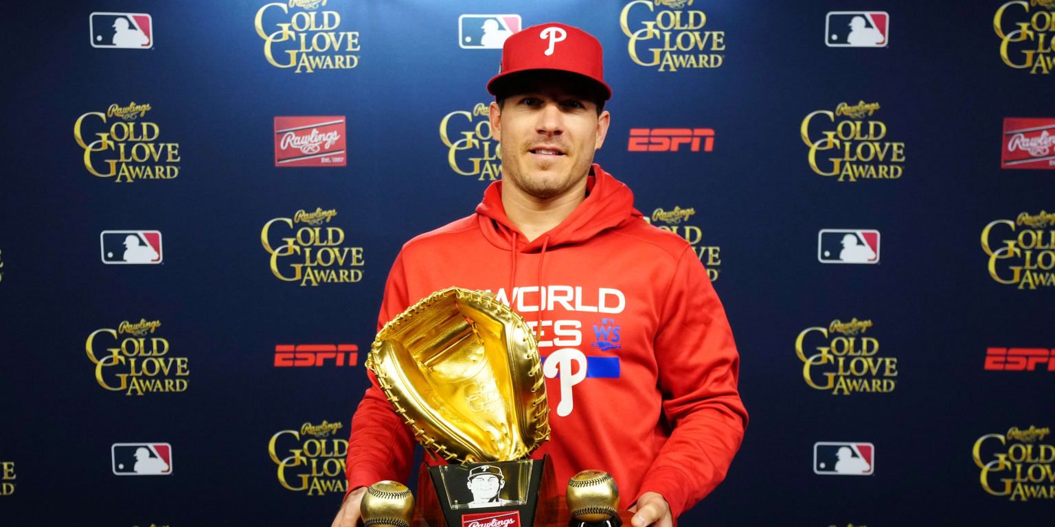 1536x768 J.T. Realmuto wins second Gold Glove Award