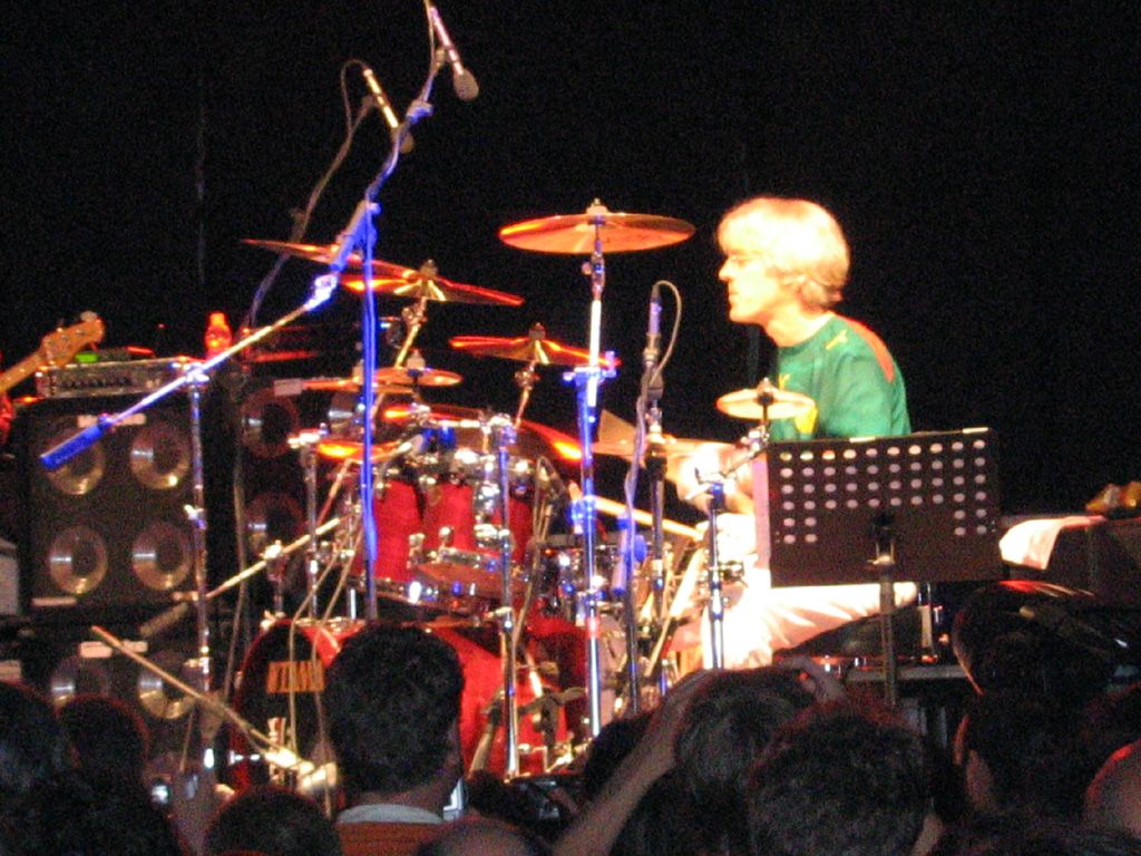 1024x768 Stewart copland01
