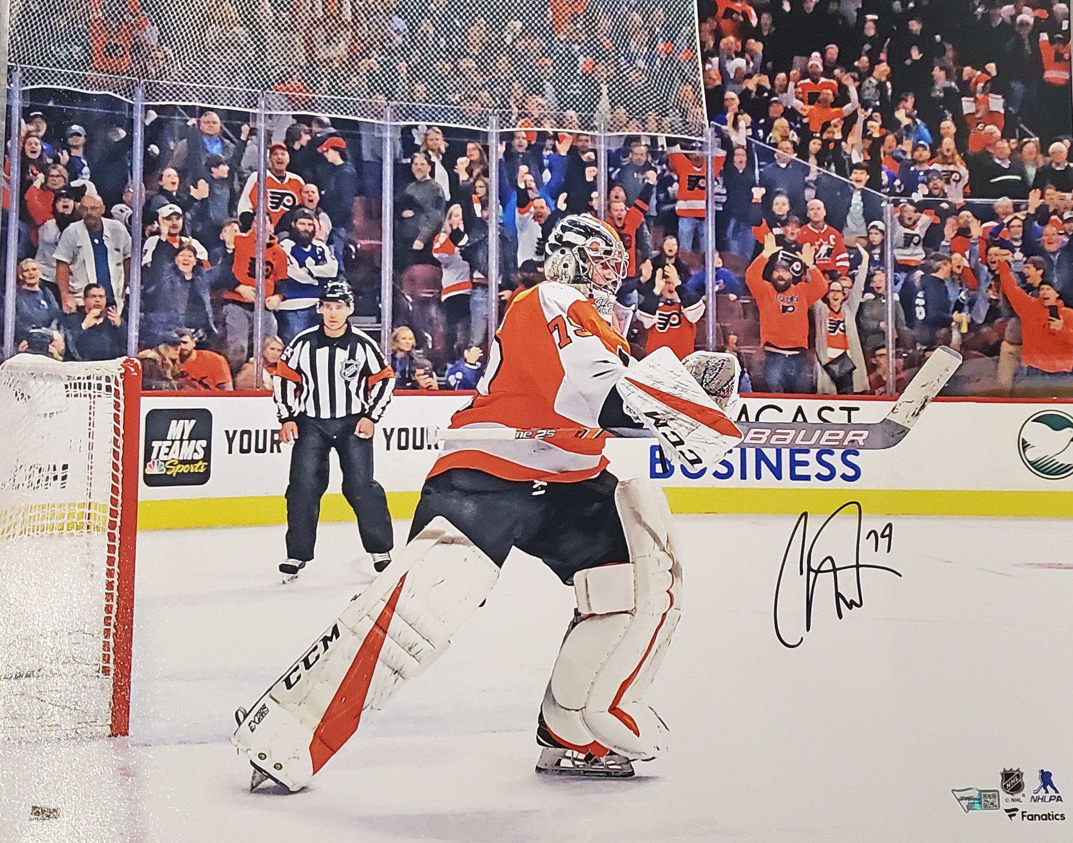 2107x1657 Autographed CARTER HART 16x20 Philadelphia Flyers Photo Fanatics