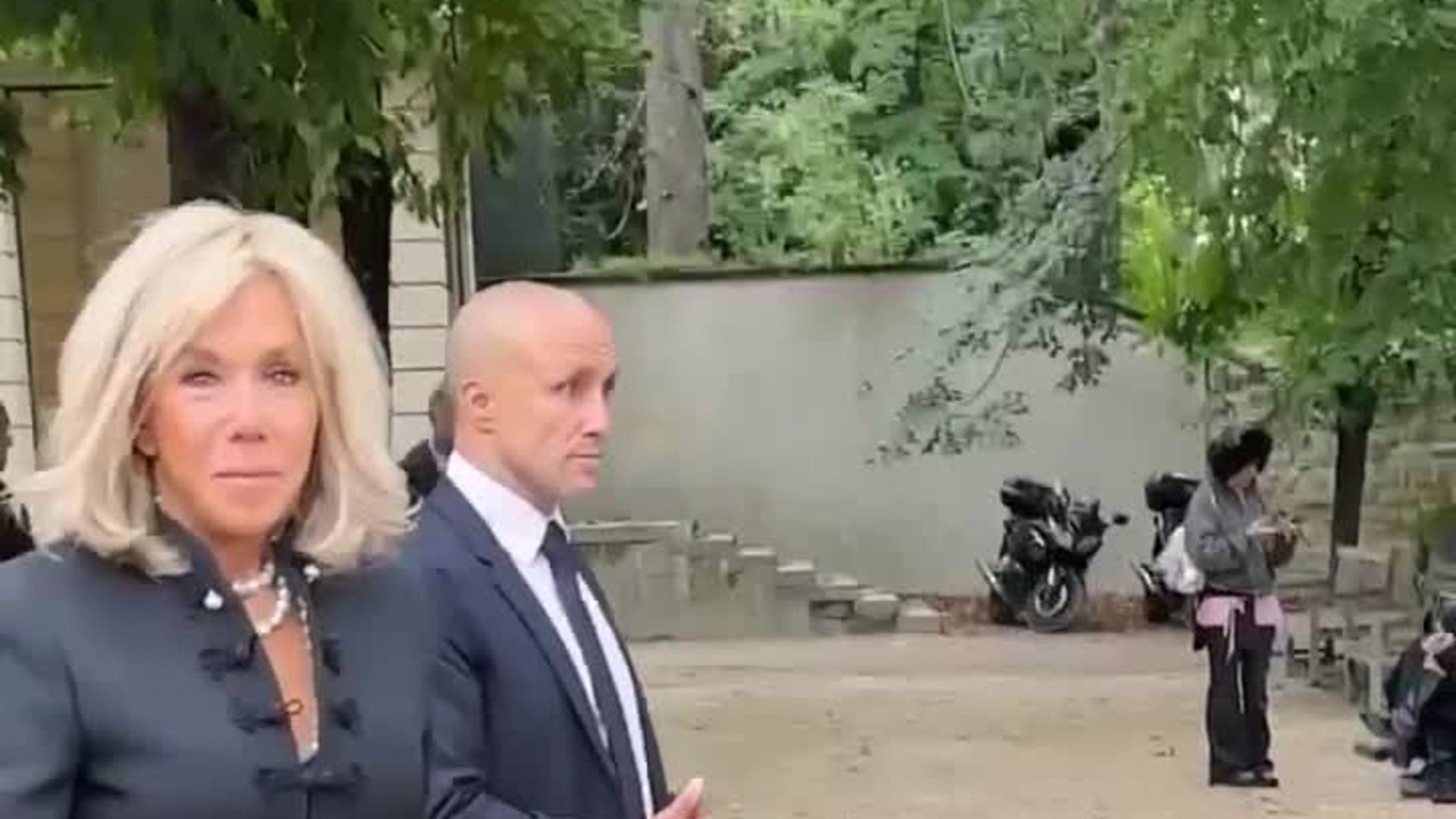 1920x1080 First Lady Brigitte Macron Arriving at the Dior Spring 2025 Show in Paris