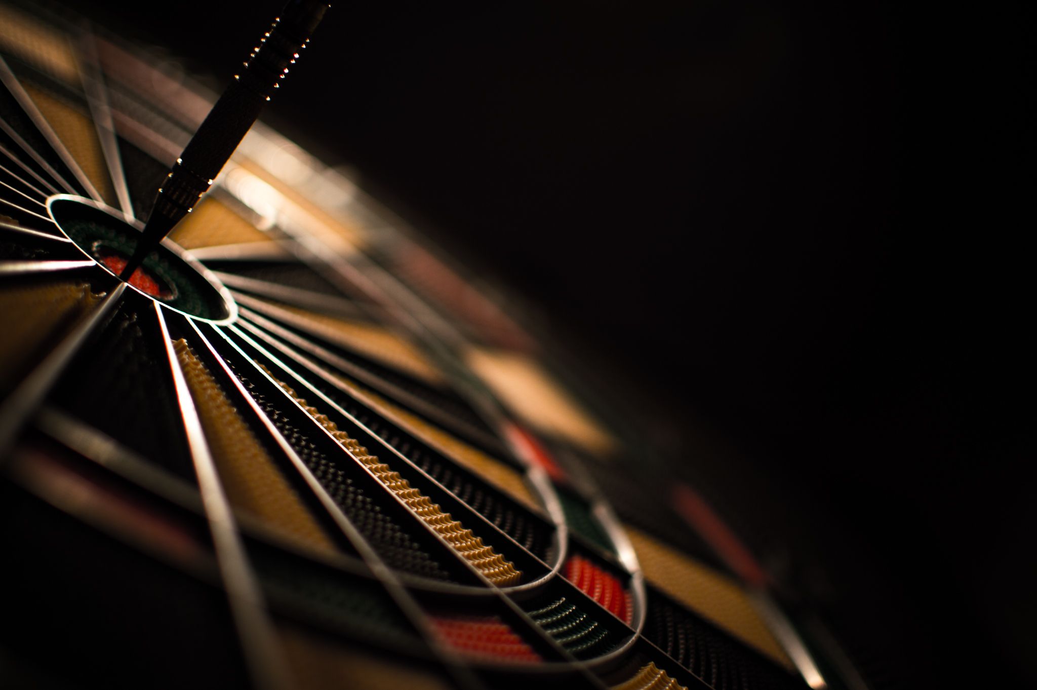 2048x1362 Wallpaper macro, sport, darts for mobile and desktop, section спорт, resolution 2048x1362