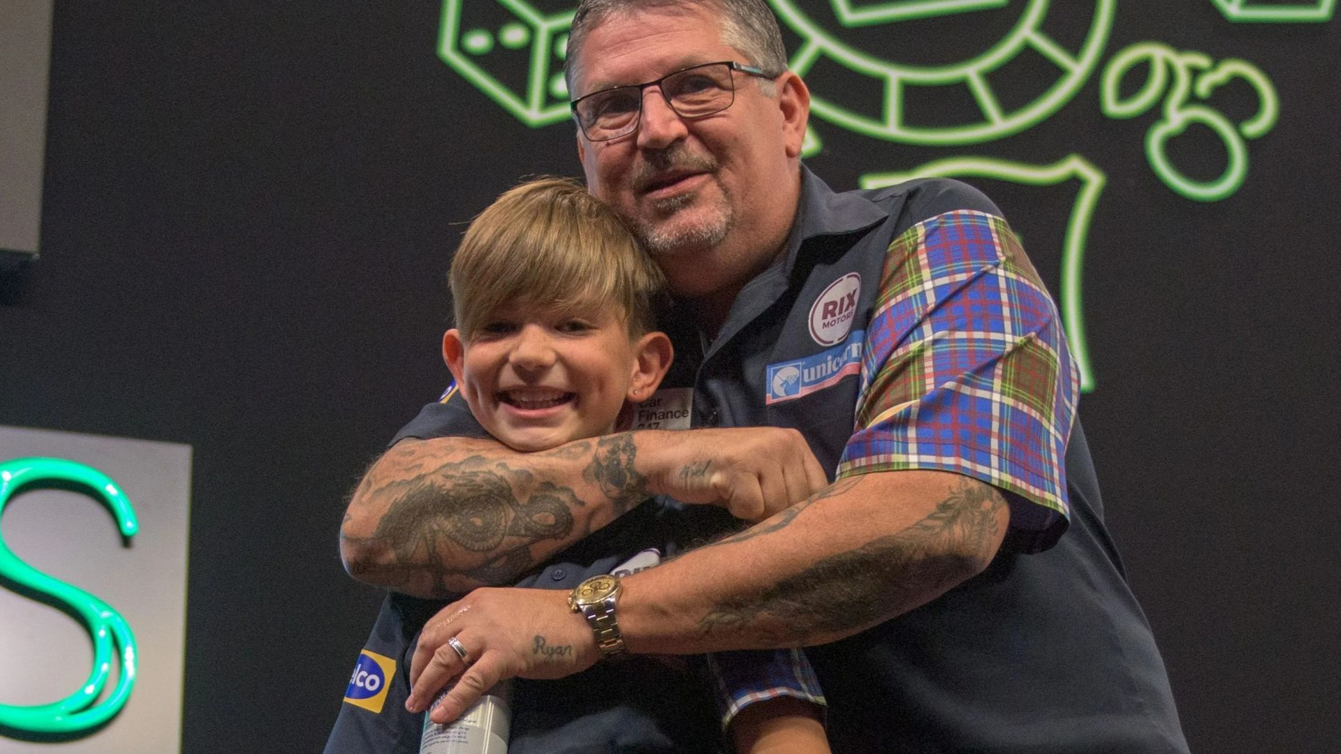 1920x1080 Gary Anderson vows to play until he's 60. so he can join wonderkid SON, on Ally Pally stage at World Championship