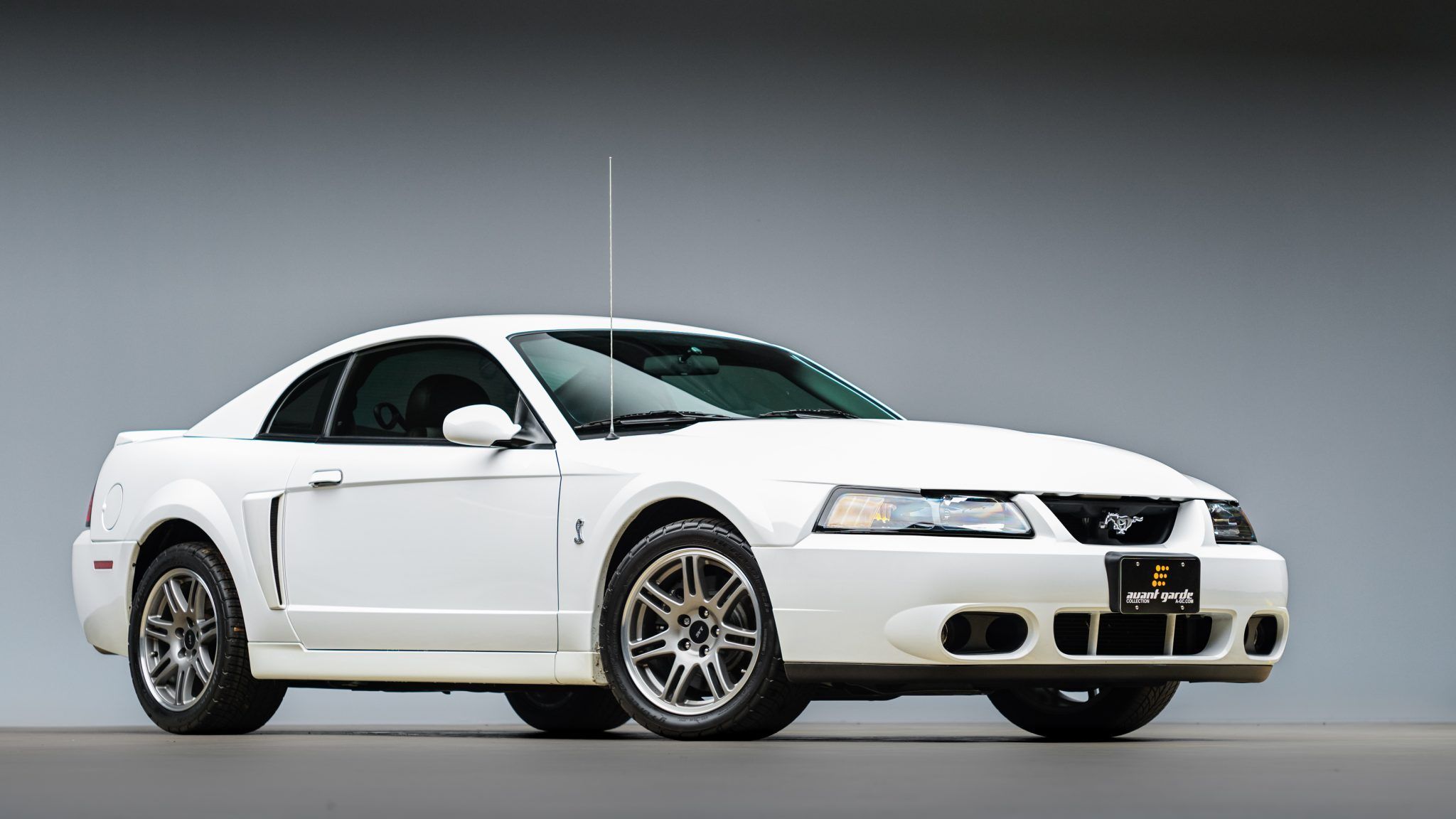 2048x1152 Ford Mustang Svt Cobra Phone Wallpaper: Free 4K & HD Downloads