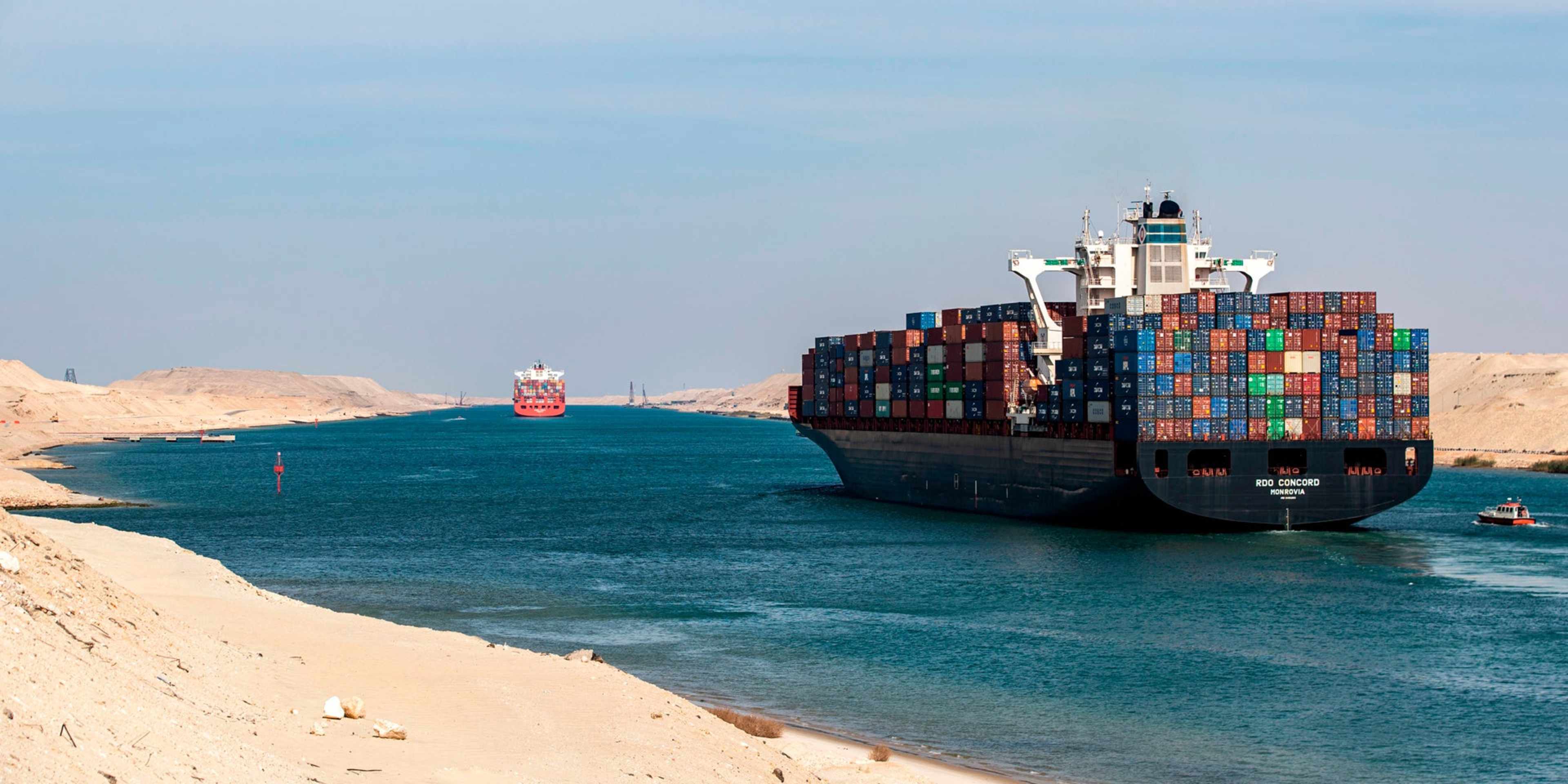 3840x1920 Suez Canal, Location & Egypt