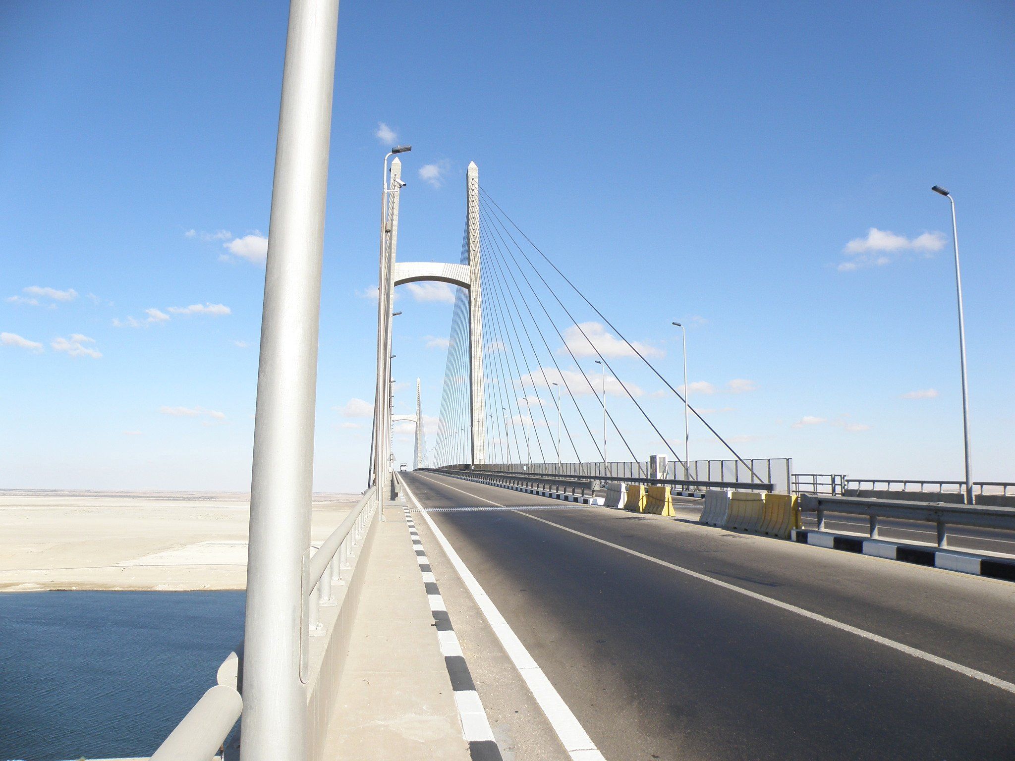 2048x1536 Suez canal
