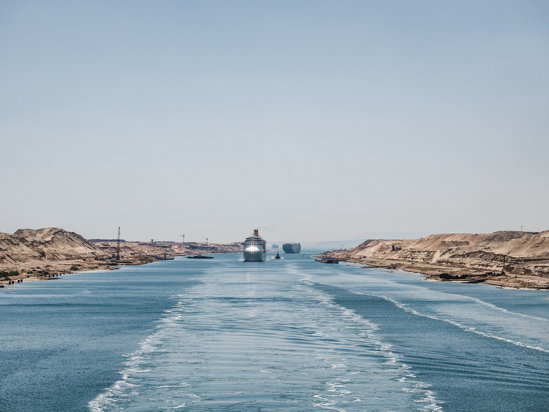 1920x1440 Suez Canal Trading and Brokering
