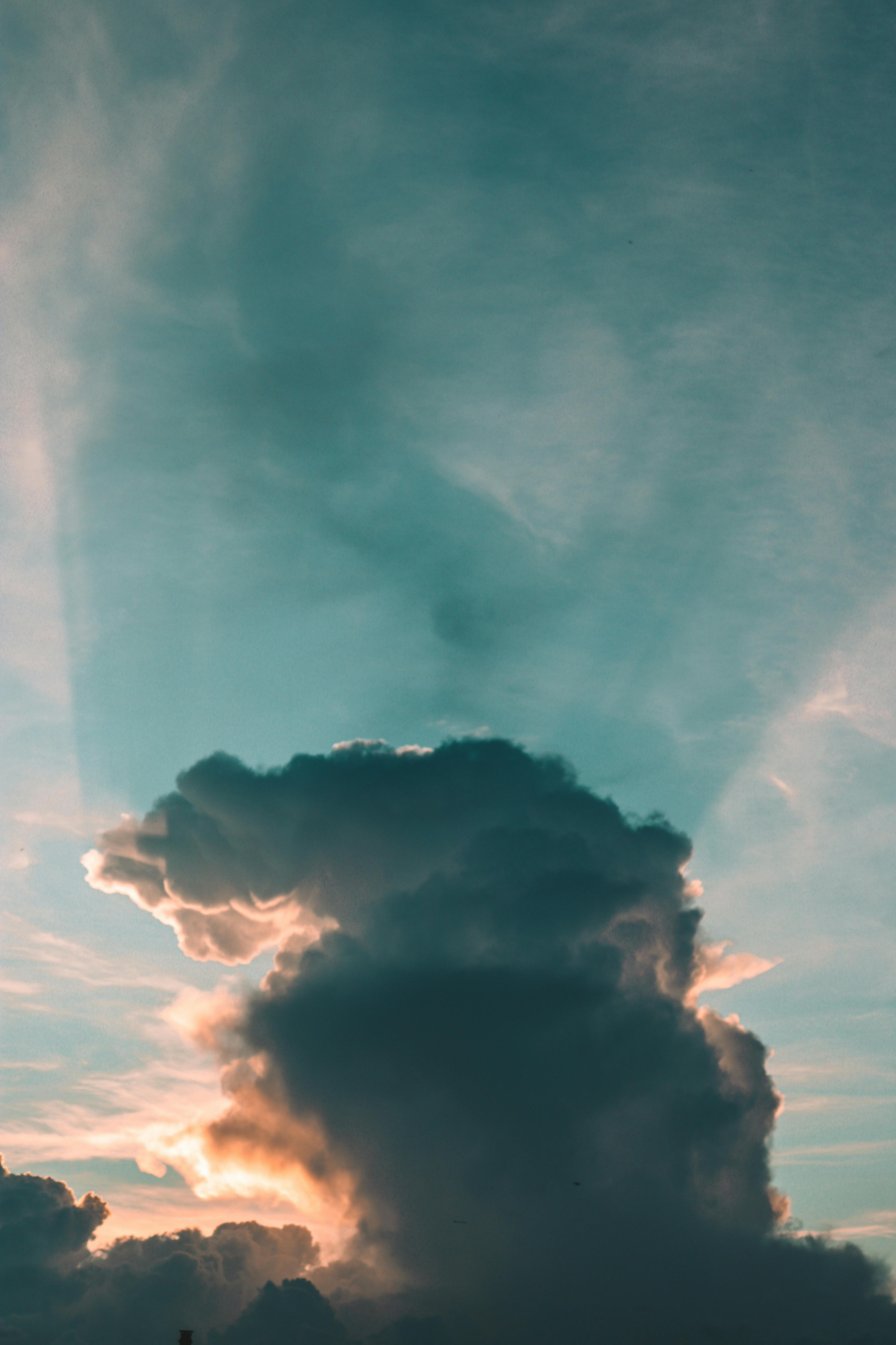 4000x6000 Dramatic Cumulonimbus Cloud at Sunset · Free