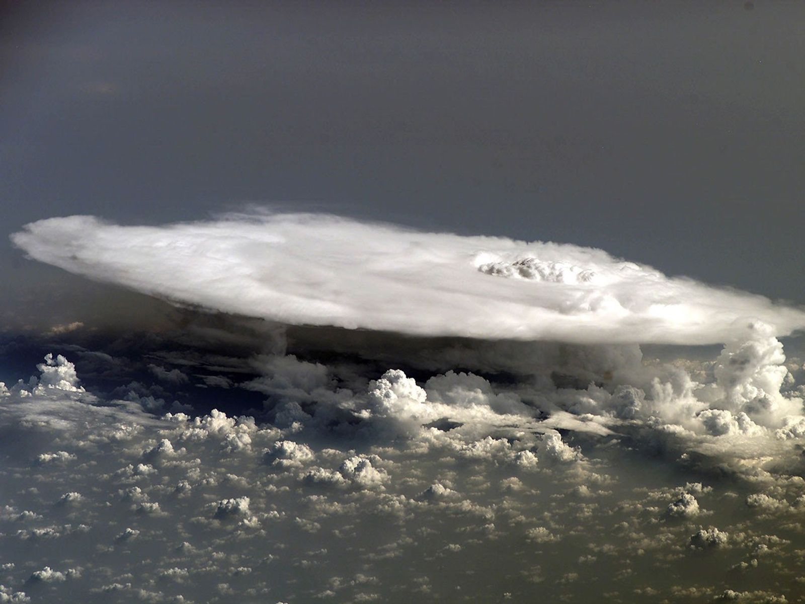 1600x1200 Cumulonimbus cloud over Africa