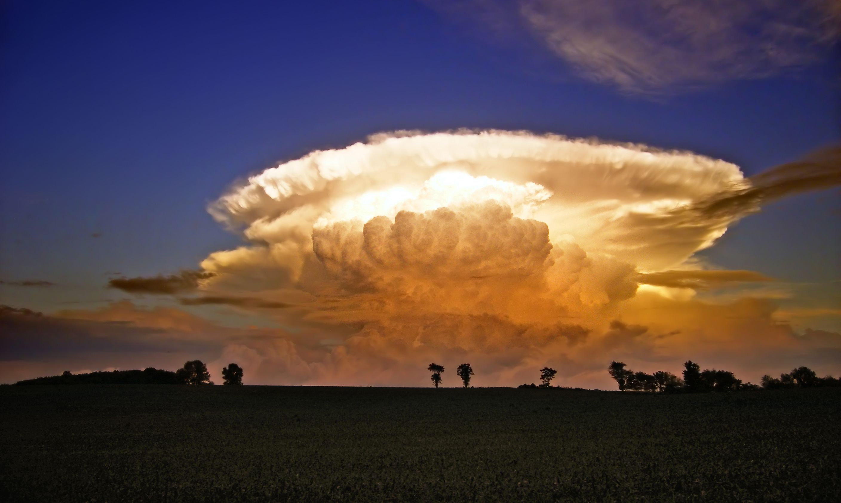 2816x1686 Free Image : nature, horizon, cloud, sky, sunrise, sunset, sunlight, dawn, dusk, evening, spring, weather, cumulus, creativecommons, clouds, lowlight, thunderstorm, cumulonimbus, afterglow, meteorological phenomenon, atmosphere of earth 2816x1686