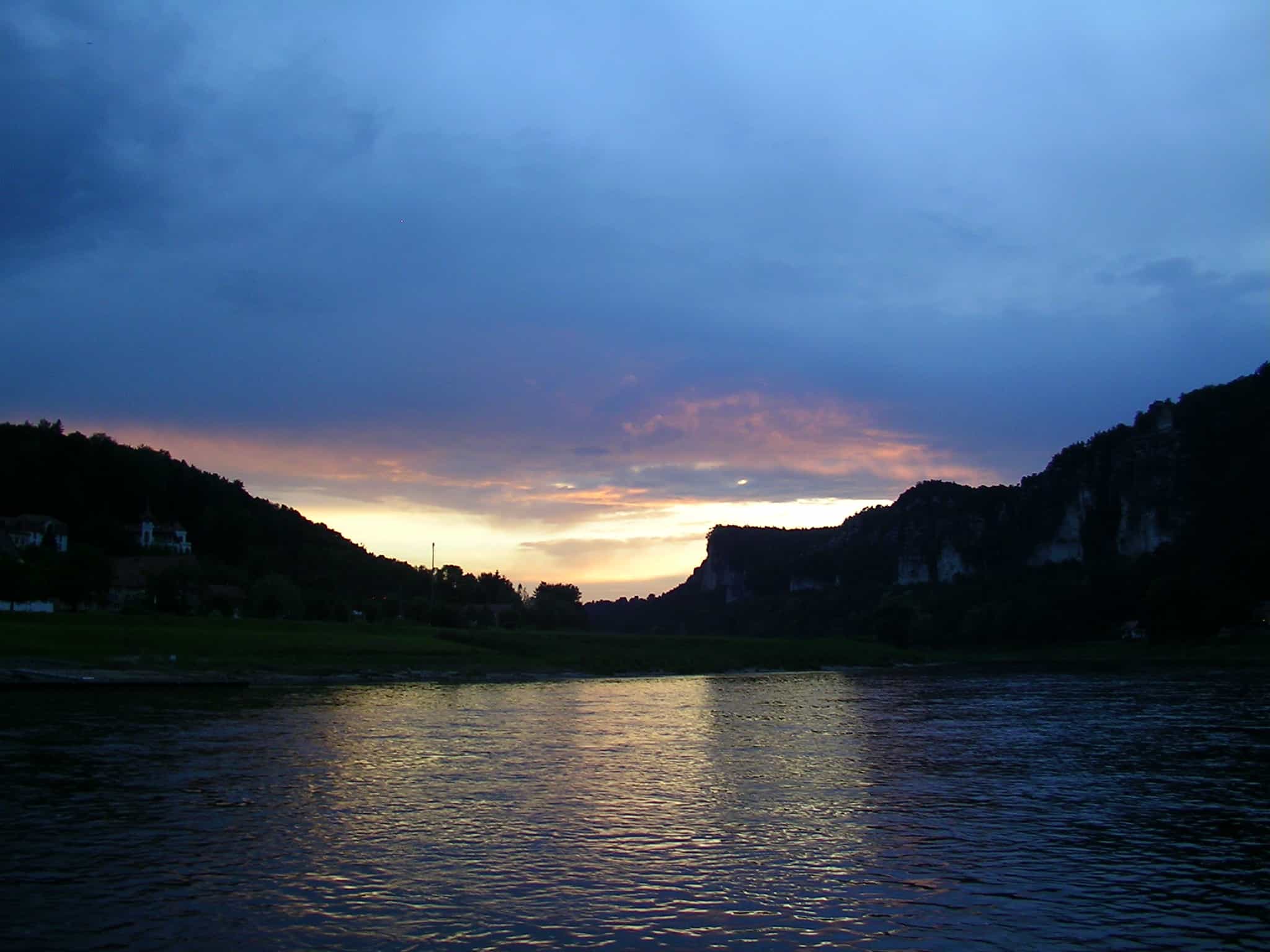 2048x1536 Germany's Best Kept Travel Secret = Saxon Switzerland? Shooting Star