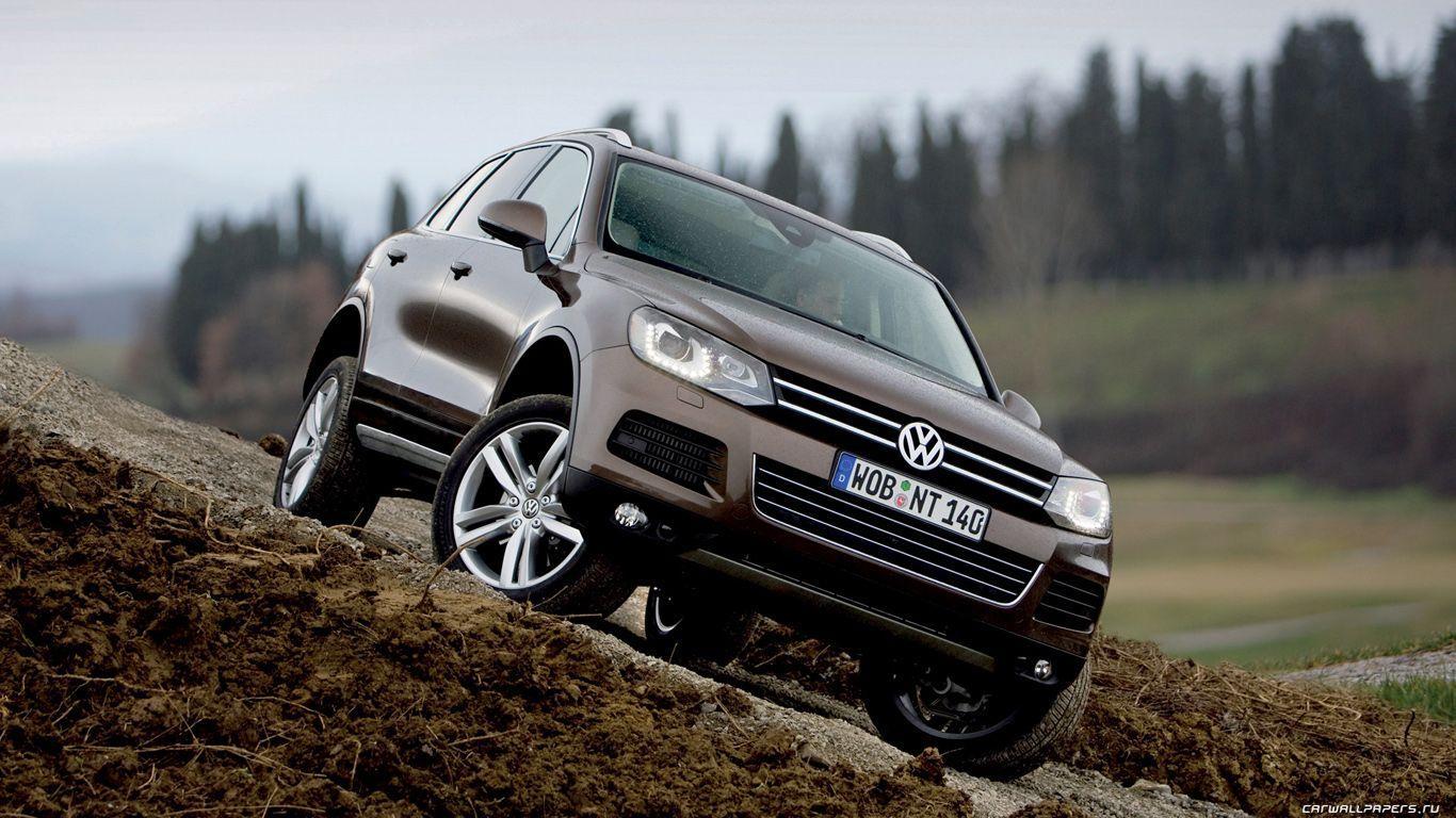 1366x768 Volkswagen Touareg Wallpaper